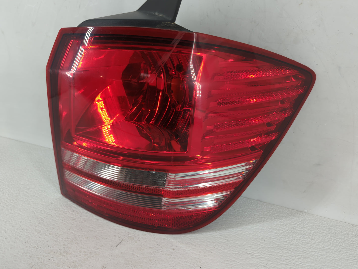 2009 Dodge Journey Tail Light Assembly Passenger Right OEM P/N:05116290AE 05067785AB, 05067784AB, 05116290AD Fits OEM Used A