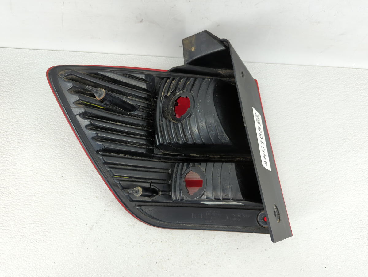 2009 Dodge Journey Tail Light Assembly Passenger Right OEM P/N:05116290AE 05067785AB, 05067784AB, 05116290AD Fits OEM Used A