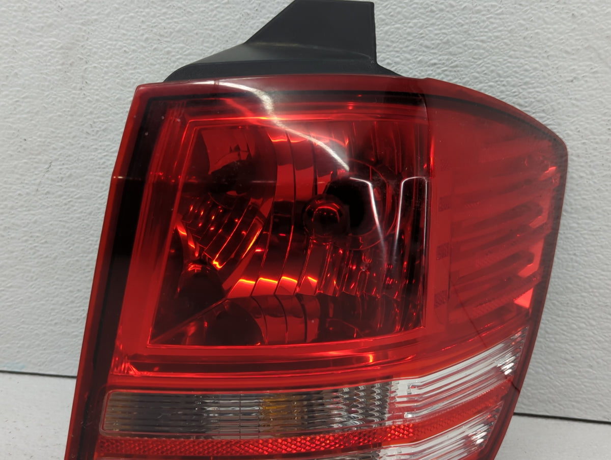 2009 Dodge Journey Tail Light Assembly Passenger Right OEM P/N:05067784AB 05116290AD, 8LDX-13B504-AC Fits OEM Used Auto Part