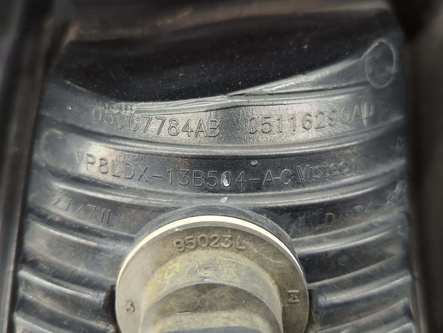 2009 Dodge Journey Tail Light Assembly Passenger Right OEM P/N:05116290AE 05067785AB, 05067784AB, 05116290AD Fits OEM Used A