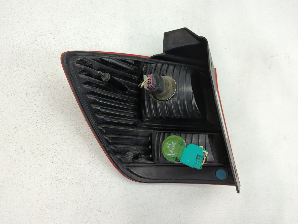 2009 Dodge Journey Tail Light Assembly Passenger Right OEM P/N:05067784AB 05116290AD, 8LDX-13B504-AC Fits OEM Used Auto Part