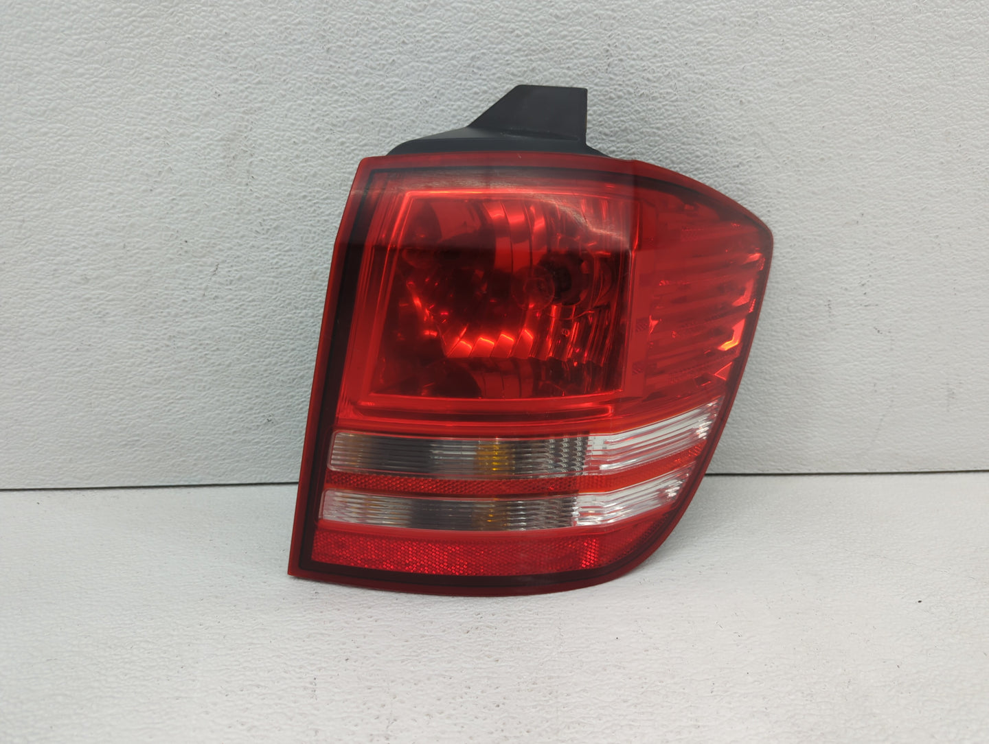 2009 Dodge Journey Tail Light Assembly Passenger Right OEM P/N:05116290AE 05067785AB, 05067784AB, 05116290AD Fits OEM Used A