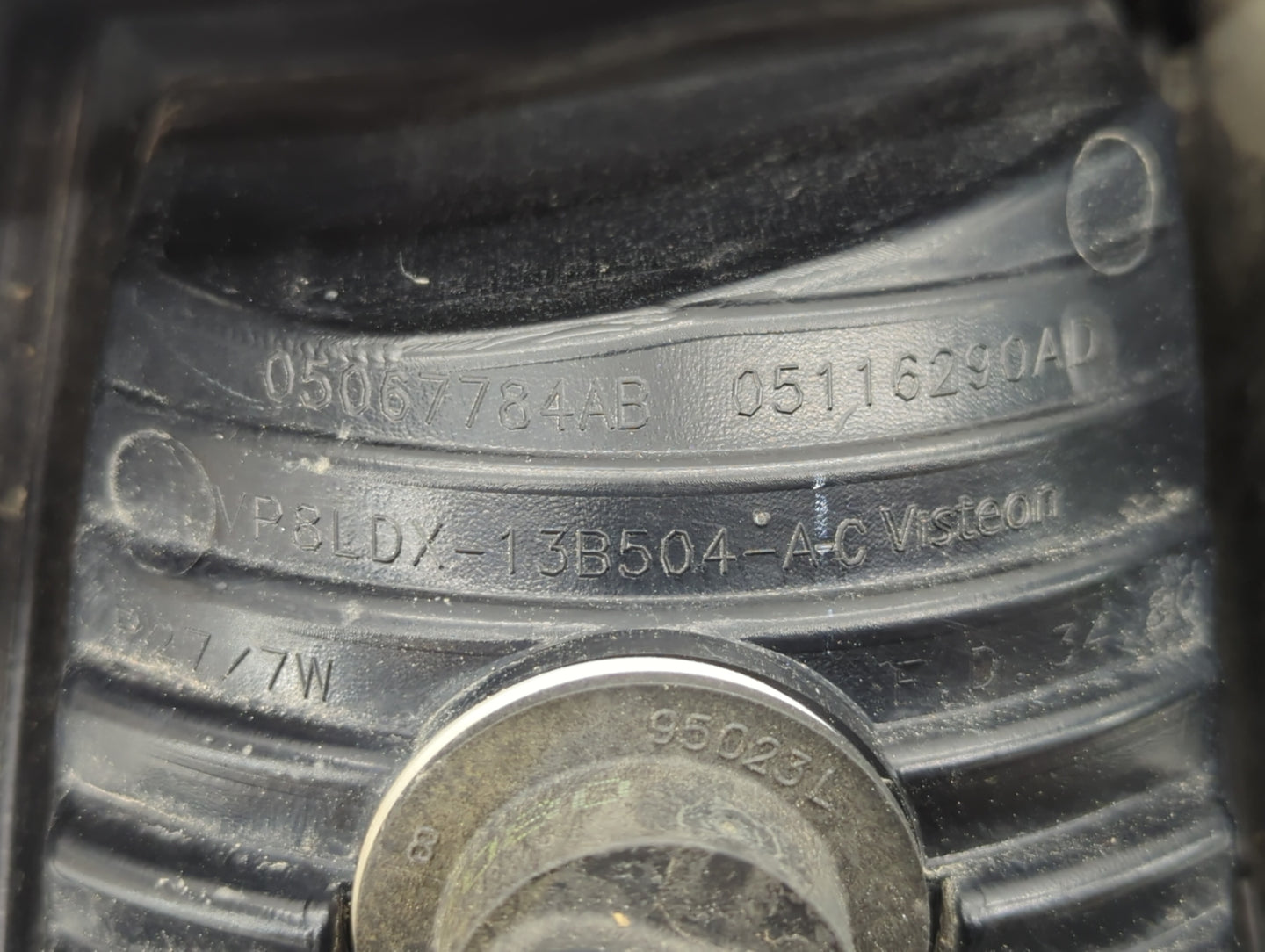 2009 Dodge Journey Tail Light Assembly Passenger Right OEM P/N:05116290AE 05067785AB, 05067784AB, 05116290AD Fits OEM Used A