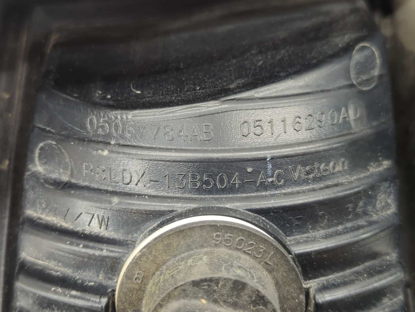 2009 Dodge Journey Tail Light Assembly Passenger Right OEM P/N:05116290AE 05067785AB, 05067784AB, 05116290AD Fits OEM Used A