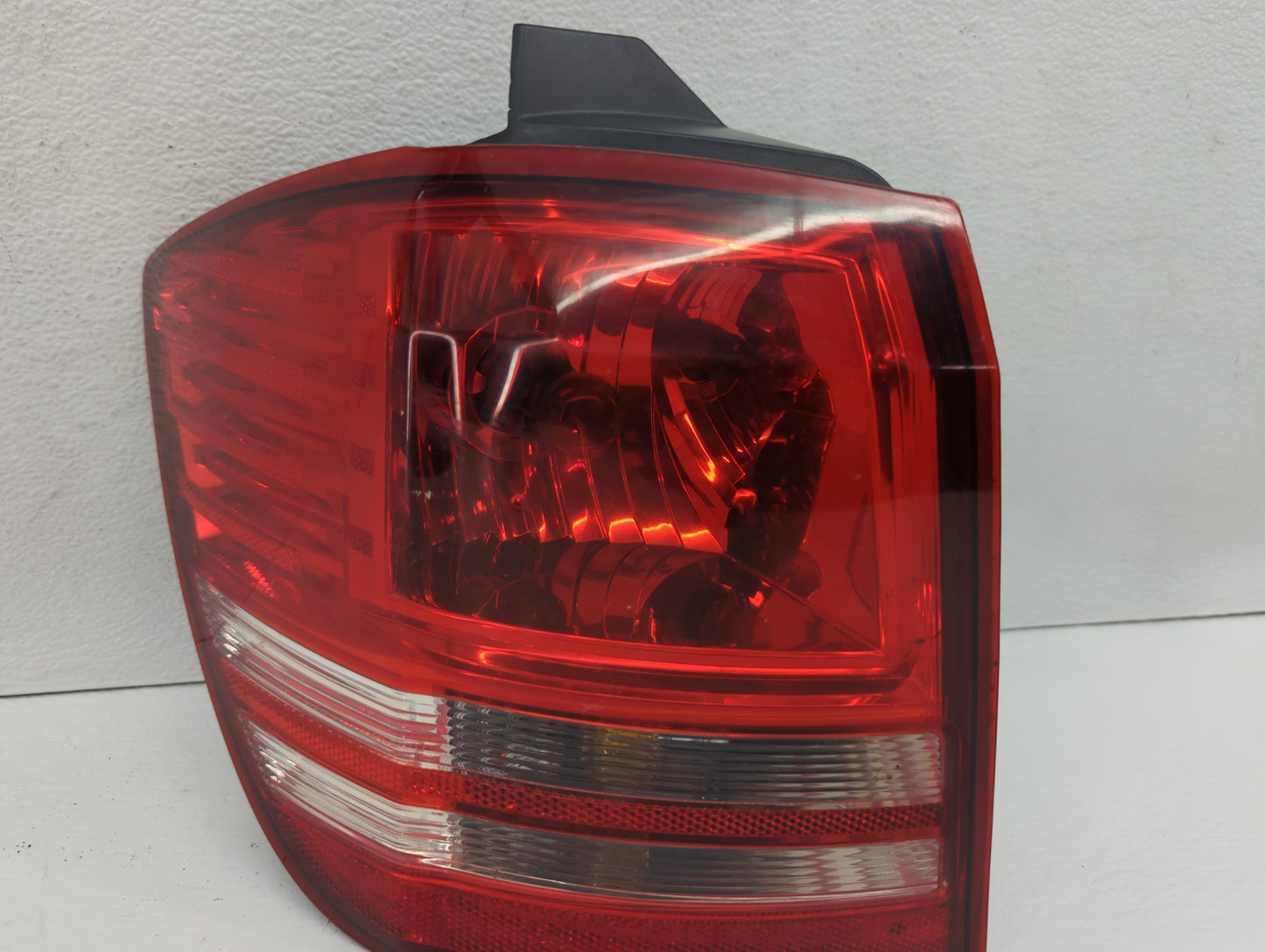 2009 Dodge Journey Tail Light Assembly Driver Left OEM P/N:05116291AE 05067785AB Fits OEM Used Auto Parts - Oemusedautoparts