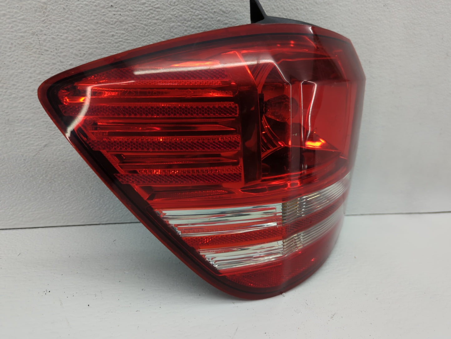 2009 Dodge Journey Tail Light Assembly Driver Left OEM P/N:05116291AE 05067785AB Fits OEM Used Auto Parts - Oemusedautoparts