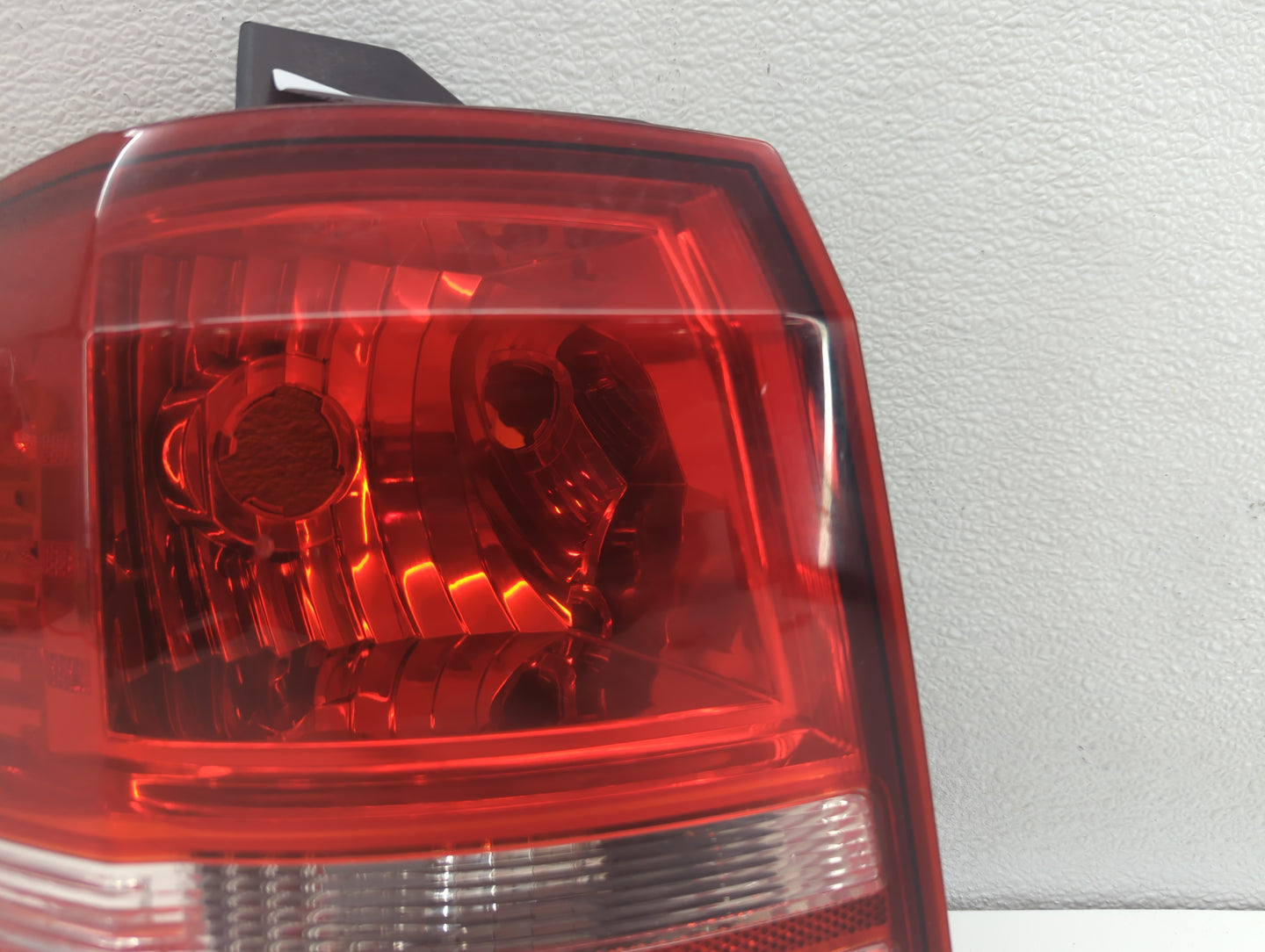 2009 Dodge Journey Tail Light Assembly Driver Left OEM P/N:05116291AE 05067785AB Fits OEM Used Auto Parts - Oemusedautoparts