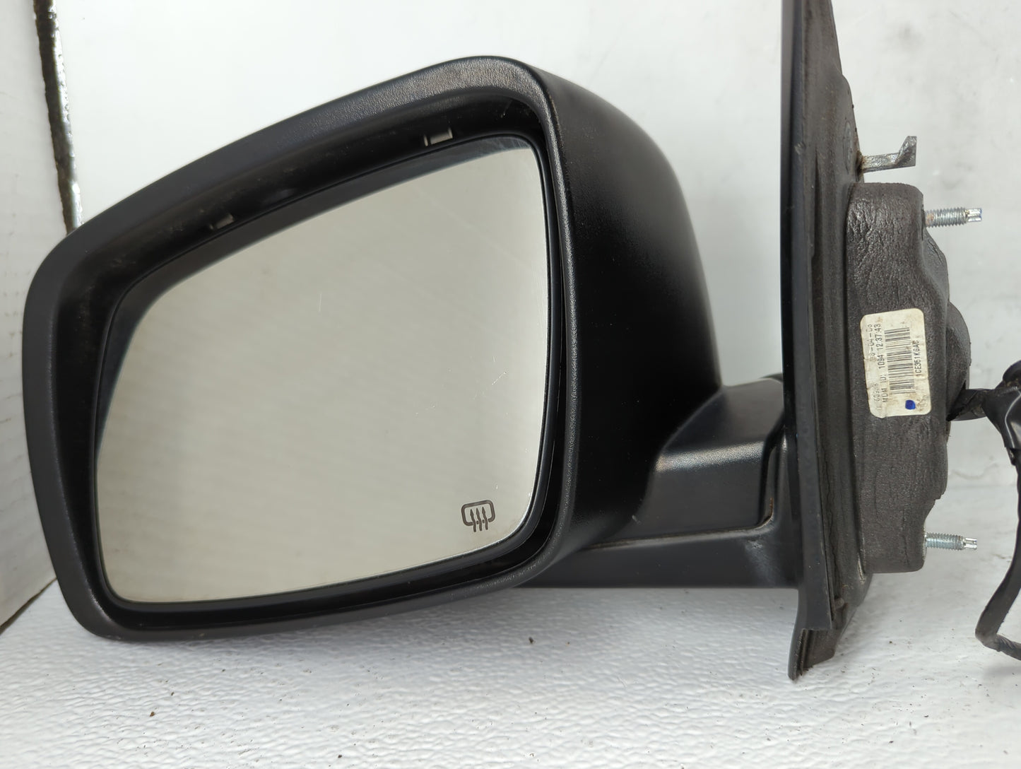 2009 Dodge Journey Driver Side View Mirror - Left Door Mirror OEM Used - Oemusedautoparts1.com