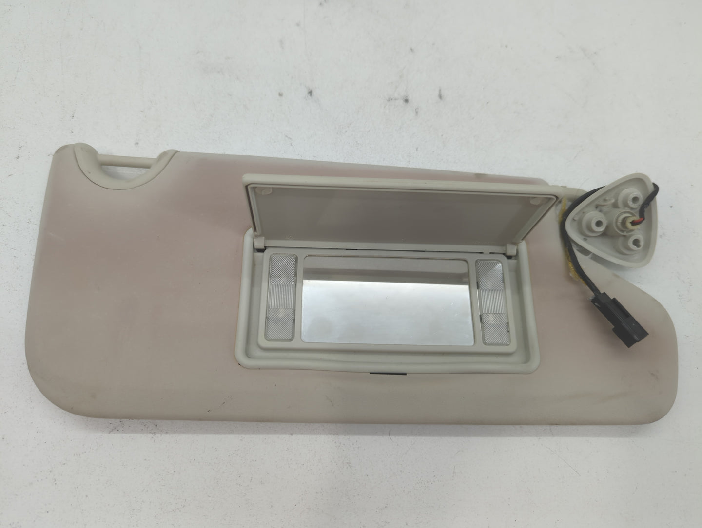 2009-2010 Dodge Journey Sun Visor Shade Replacement Passenger Right Mirror Fits Fits 2009 2010 OEM Used Auto Parts - Oemused