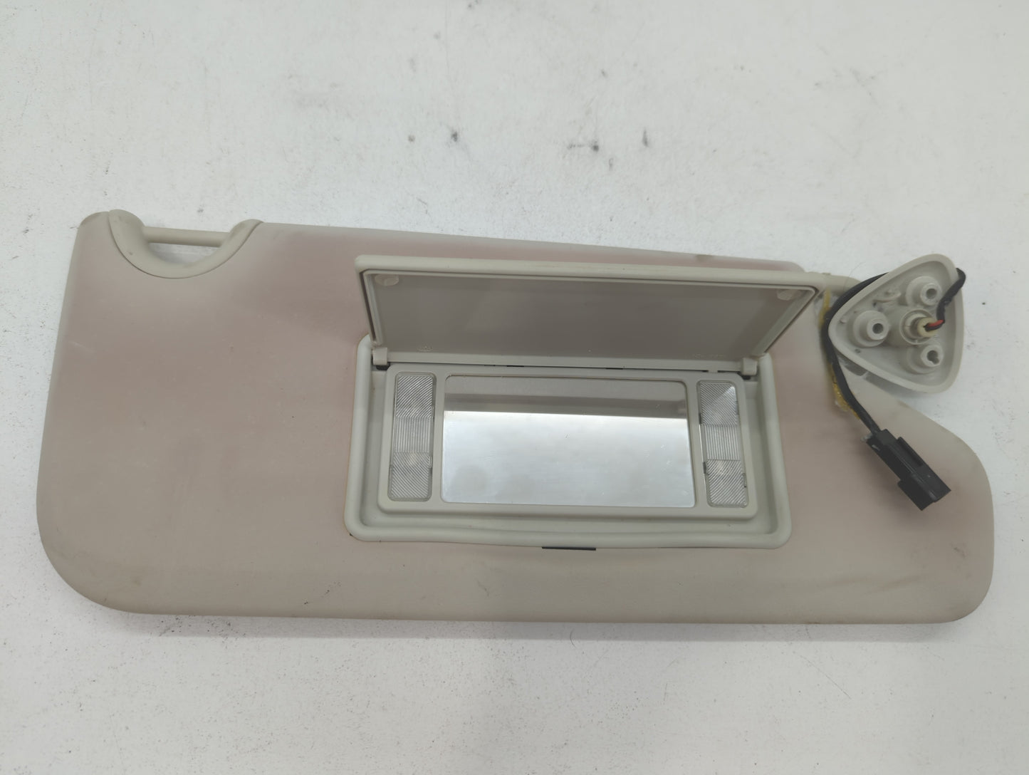 2009-2010 Dodge Journey Sun Visor Shade Replacement Passenger Right Mirror Fits Fits 2009 2010 OEM Used Auto Parts - Oemused