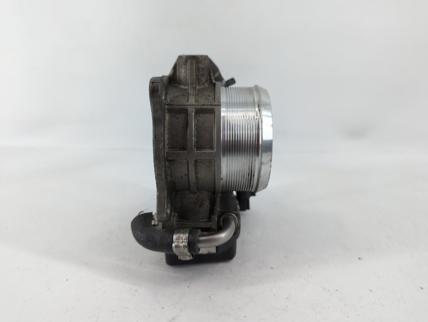 2009-2018 Dodge Journey Throttle Body Fits Fits 2007 2008 2009 2010 2011 2012 2013 2014 2015 2016 2017 2018 OEM Used Auto Pa