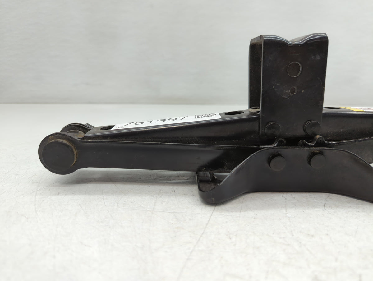 2009 Dodge Journey Spare Scissor Car Jack 761397 - Oemusedautoparts1.com