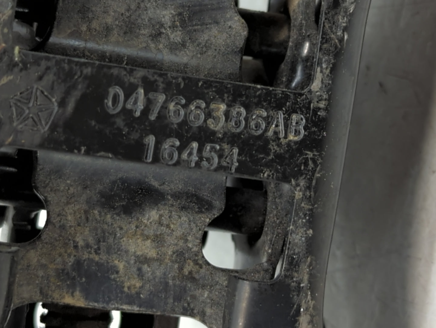 2009 Dodge Journey Spare Scissor Car Jack - Oemusedautoparts1.com