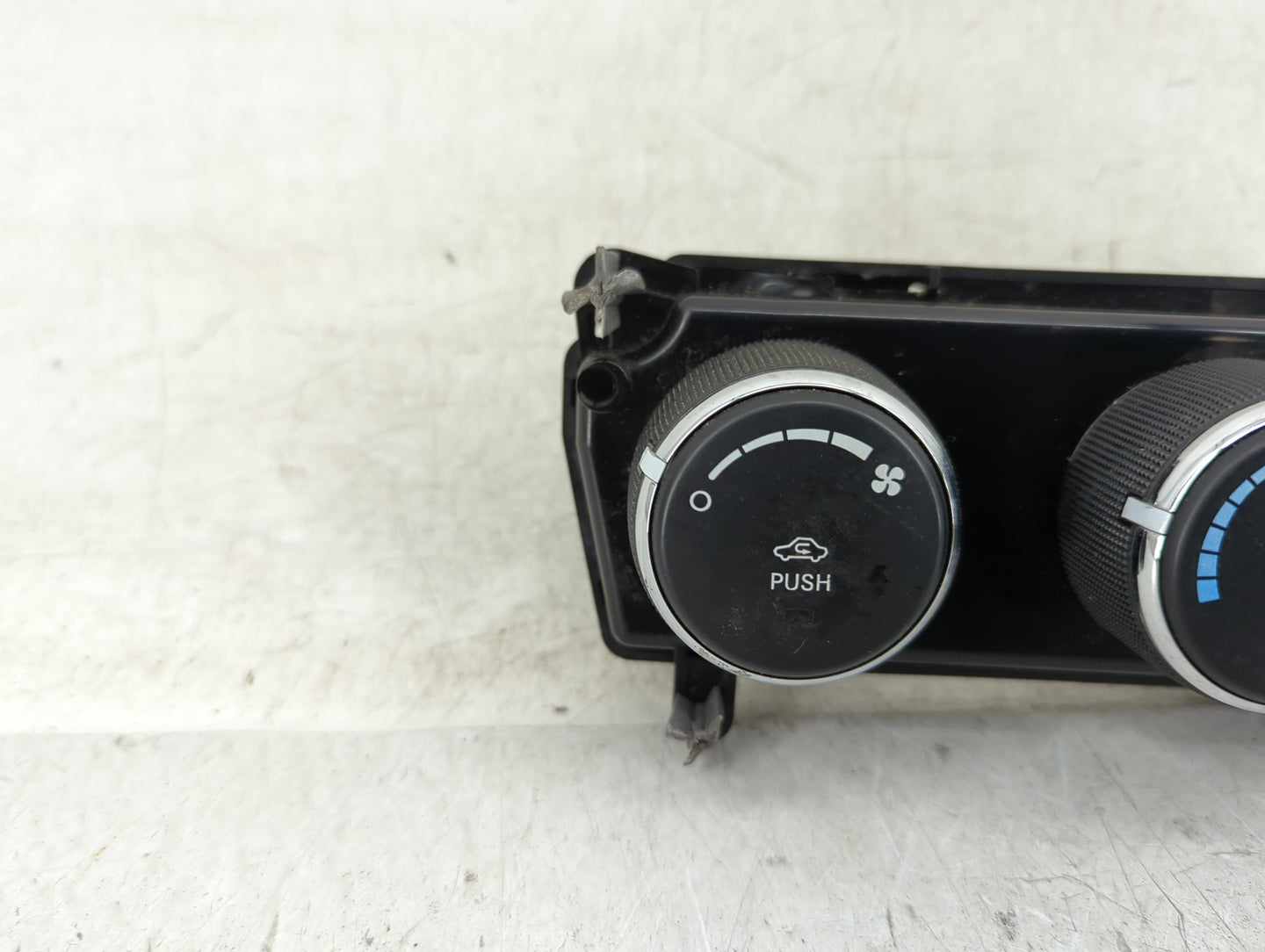 2009 Dodge Journey Climate Control Module Temperature AC/Heater Replacement P/N:P55111950AB Fits OEM Used Auto Parts - Oemus