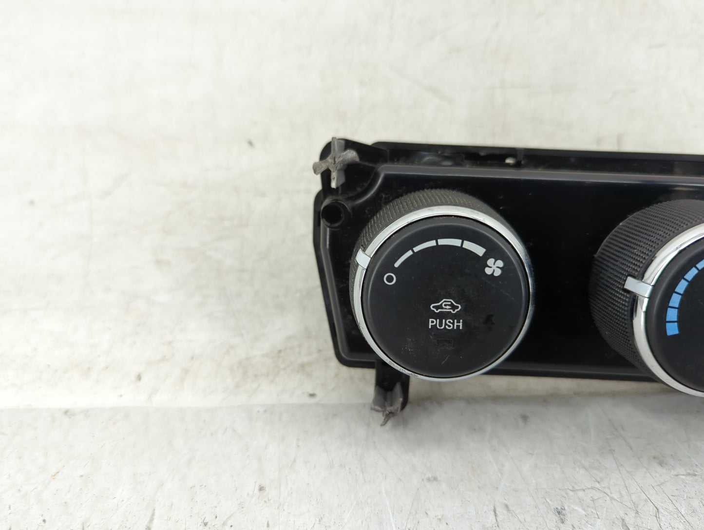 2009 Dodge Journey Climate Control Module Temperature AC/Heater Replacement P/N:P55111950AB Fits OEM Used Auto Parts - Oemus