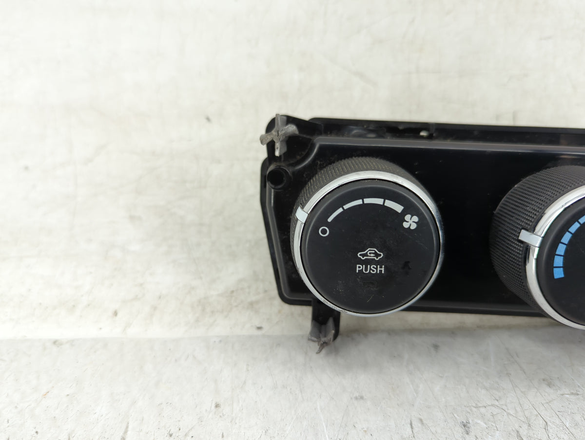 2009 Dodge Journey Climate Control Module Temperature AC/Heater Replacement P/N:P55111950AB Fits OEM Used Auto Parts - Oemus