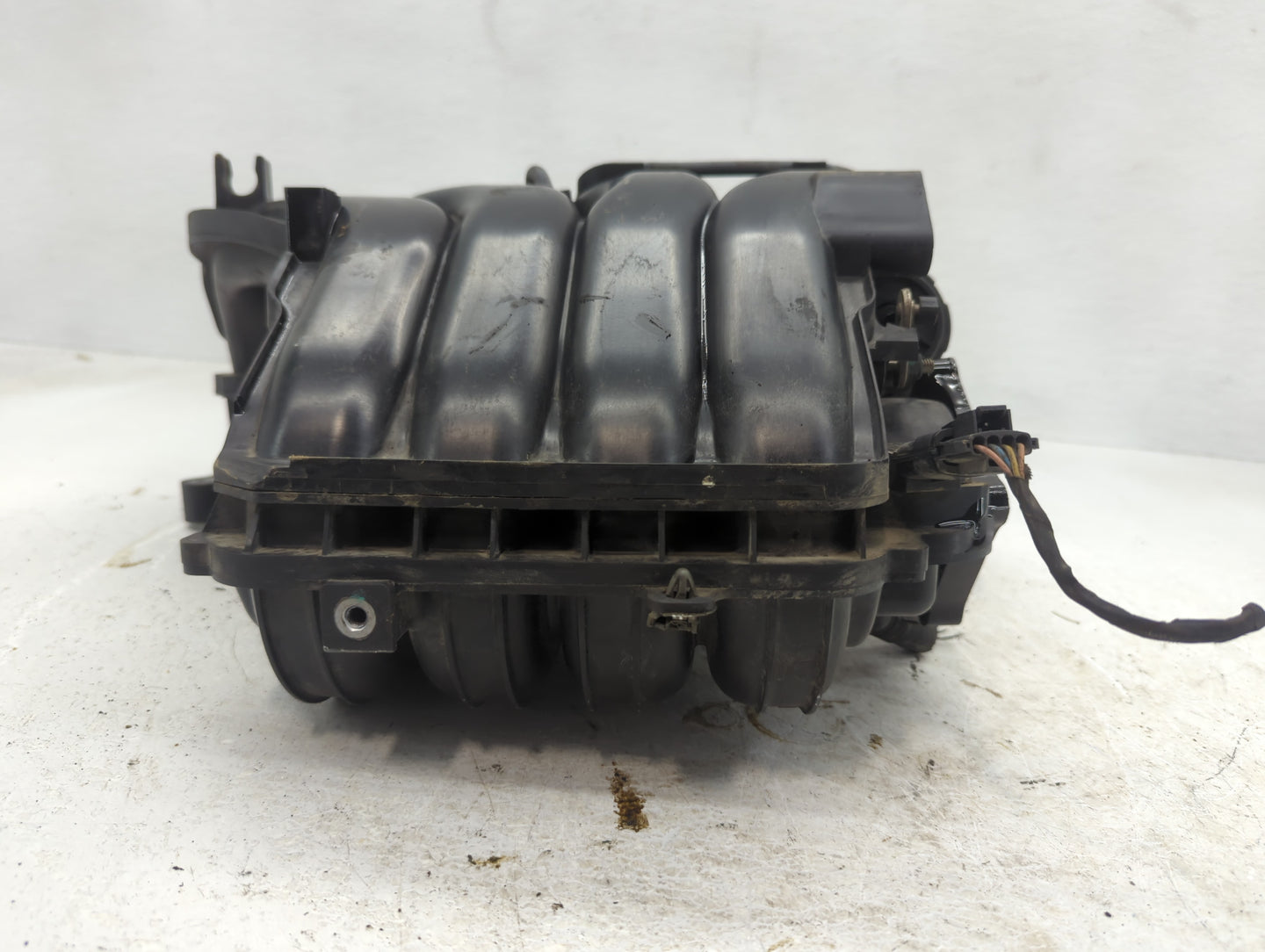 2009-2010 Dodge Journey Air Intake Manifold Fits Fits 2009 2010 OEM Used Auto Parts - Oemusedautoparts1.com