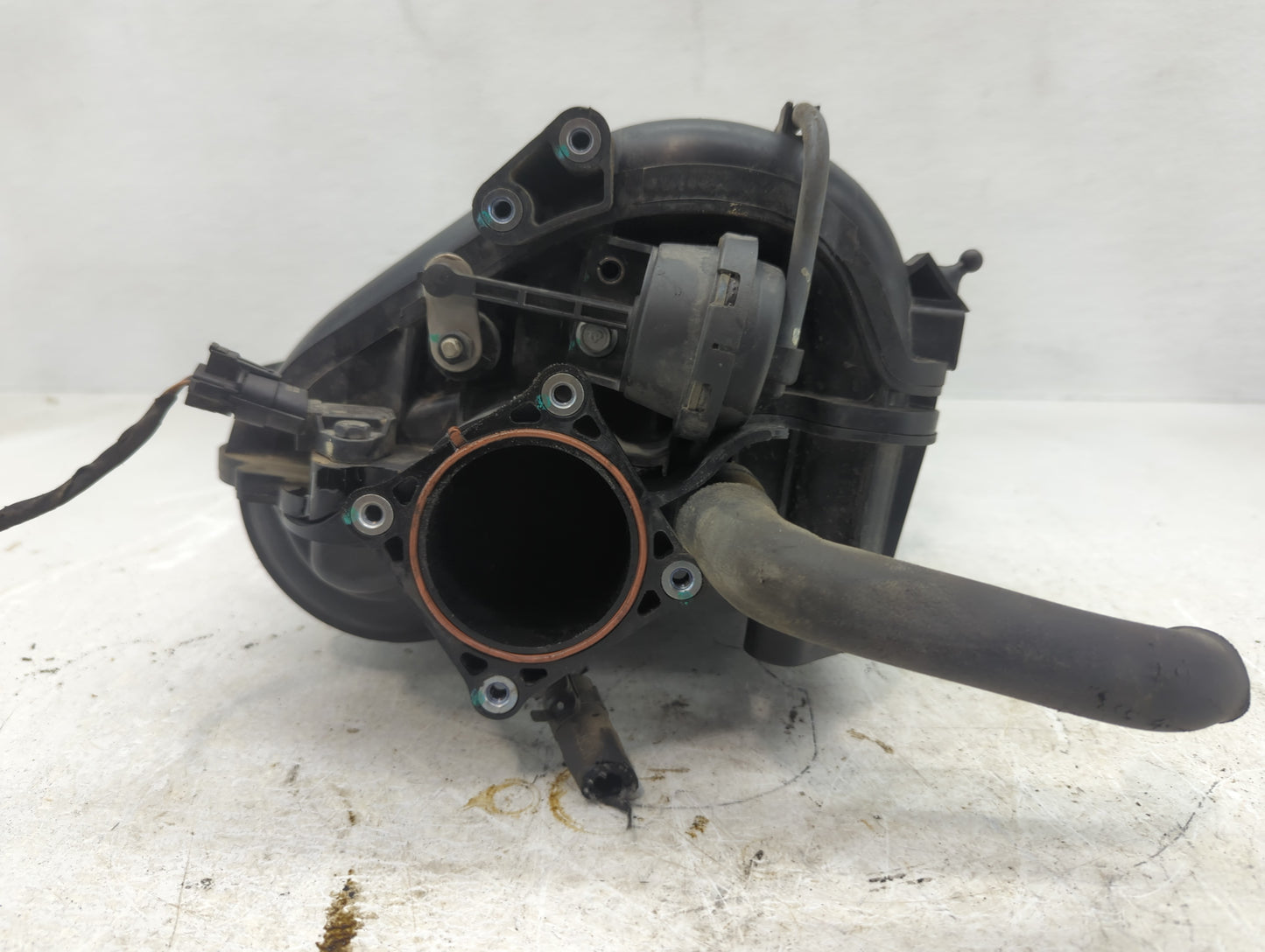 2009-2010 Dodge Journey Air Intake Manifold Fits Fits 2009 2010 OEM Used Auto Parts - Oemusedautoparts1.com