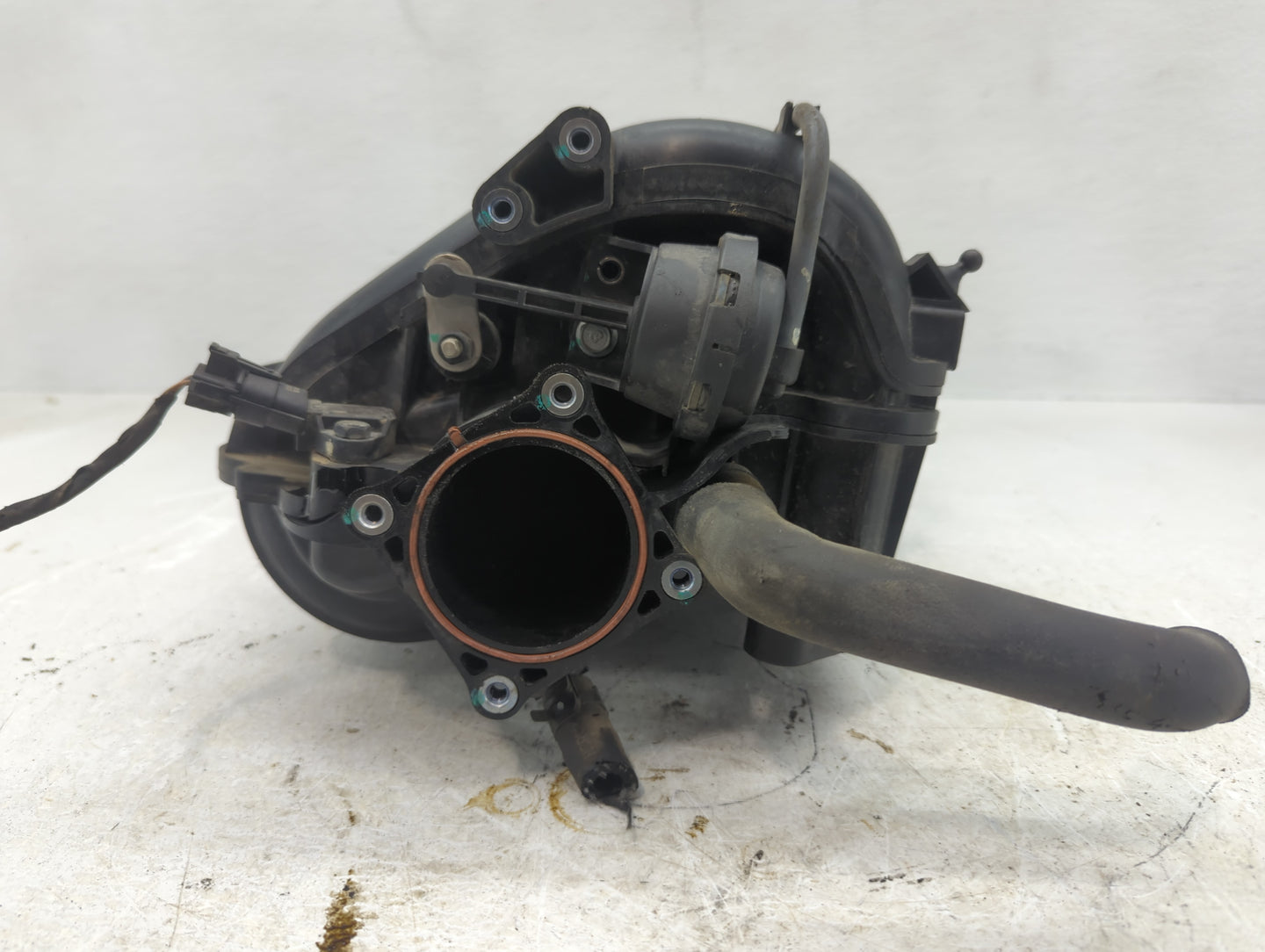 2009-2010 Dodge Journey Air Intake Manifold Fits Fits 2009 2010 OEM Used Auto Parts - Oemusedautoparts1.com