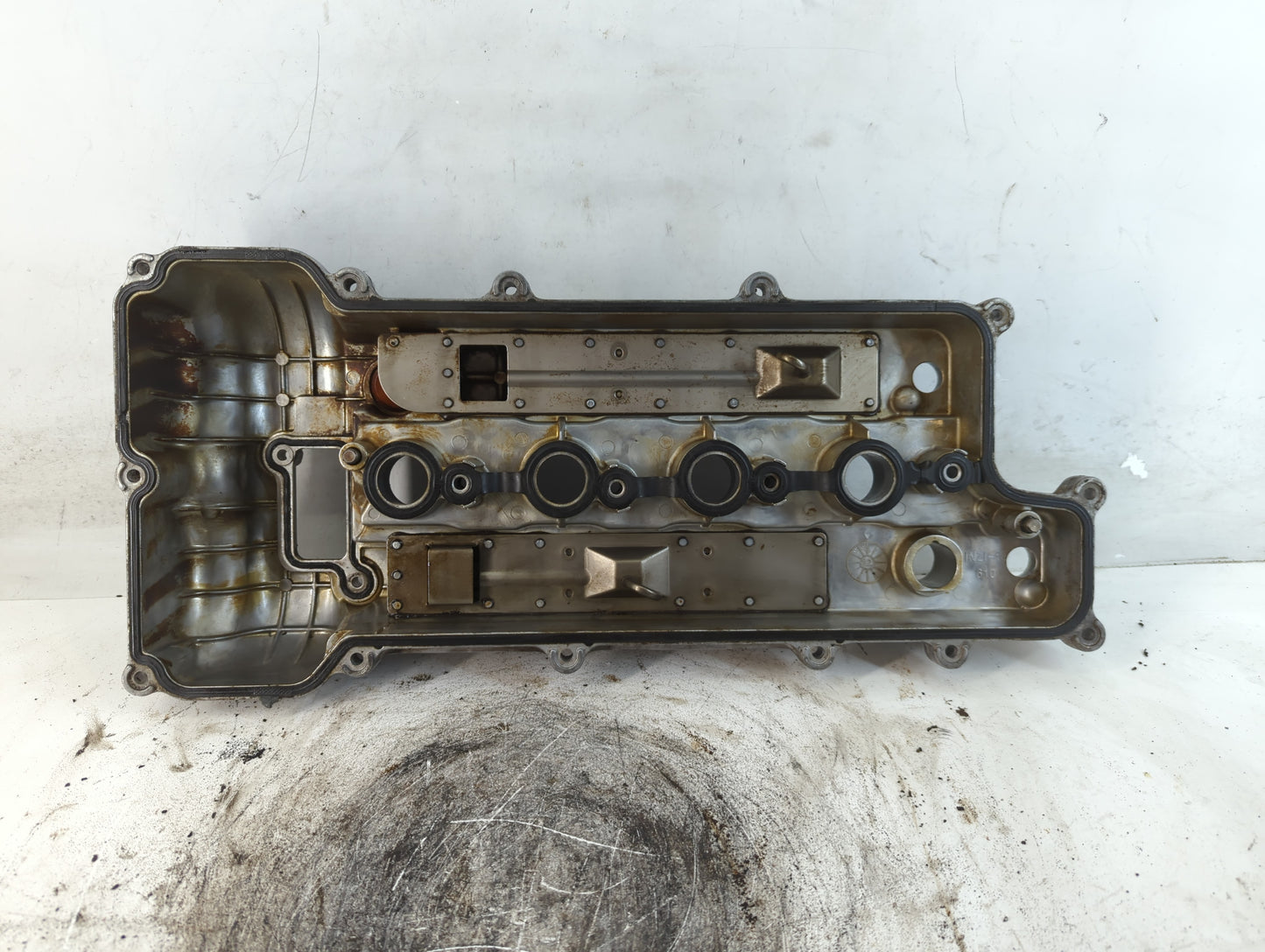 2009 Dodge Journey Driver Left Cylinder Head Valve Cover P/N:22410-2B610 Fits OEM Used Auto Parts - Oemusedautoparts1.com