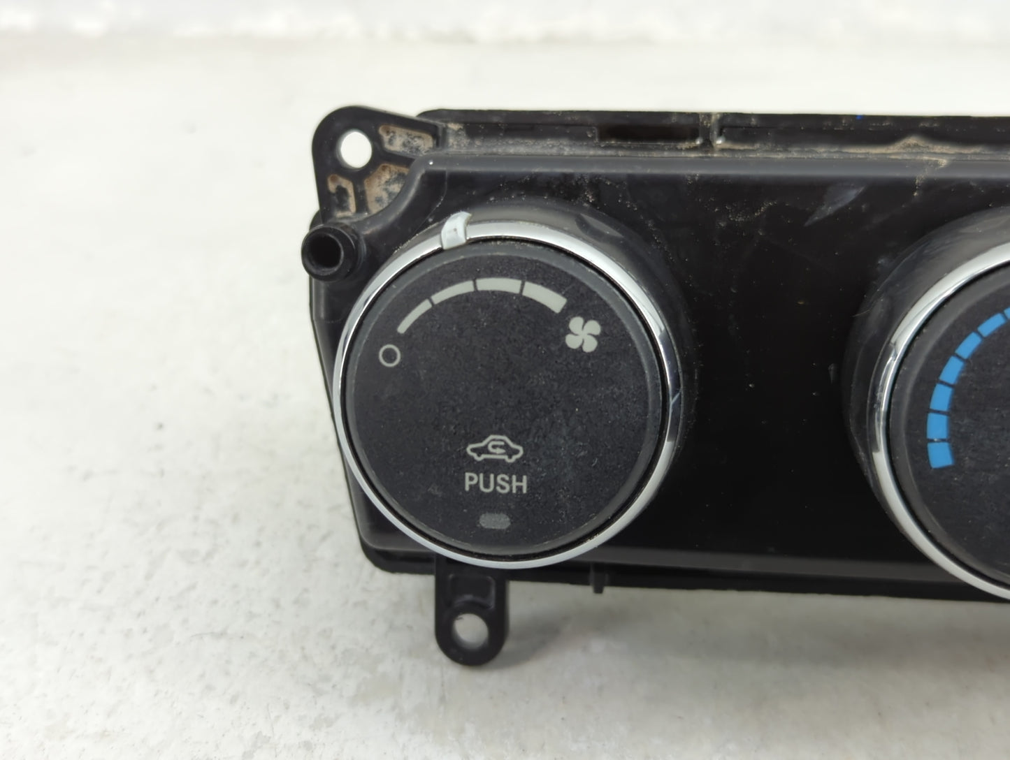 2008-2009 Dodge Nitro Climate Control Module Temperature AC/Heater Replacement Fits Fits 2008 2009 OEM Used Auto Parts - Oem