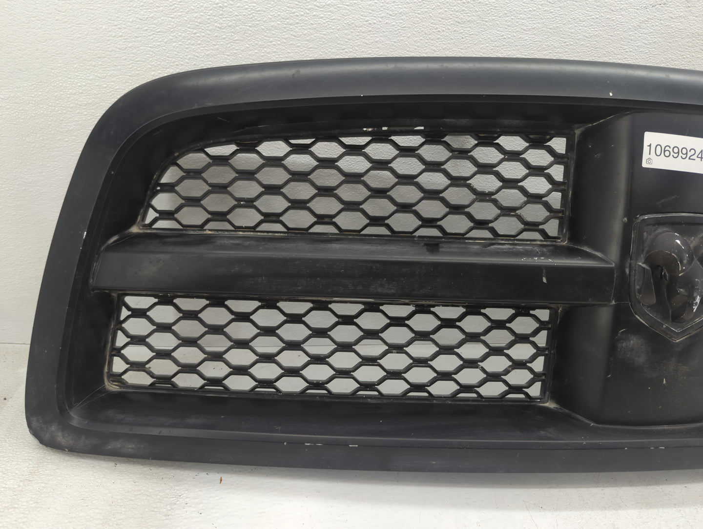 Dodge Ram 1500 Front Grille Bumper Not Included 1069924 - Oemusedautoparts1.com