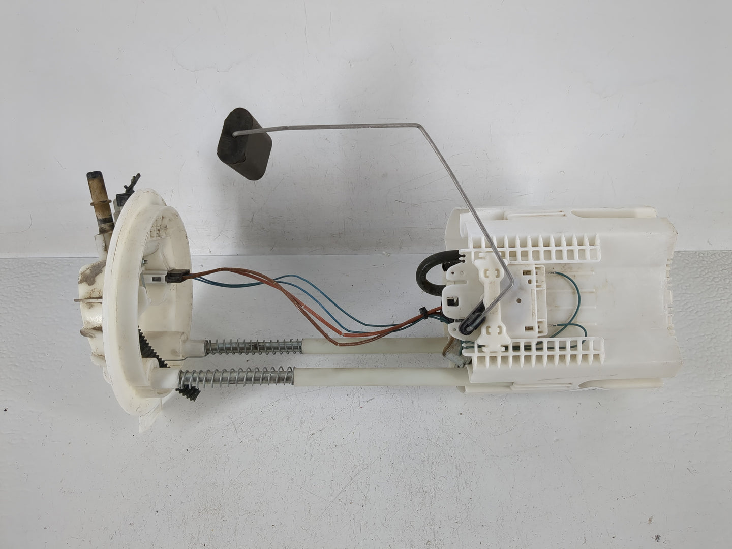 2009-2010 Dodge Ram 1500 Electrical Gas Fuel Pump Assembly - Oemusedautoparts1.com
