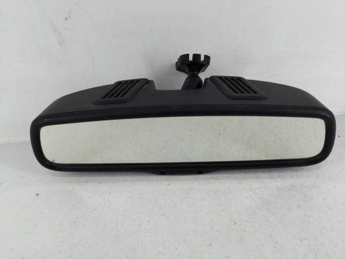 2009 Dodge Ram 1500 Interior Rear View Mirror Replacement OEM P/N:E11026130 Fits OEM Used Auto Parts - Oemusedautoparts1.com