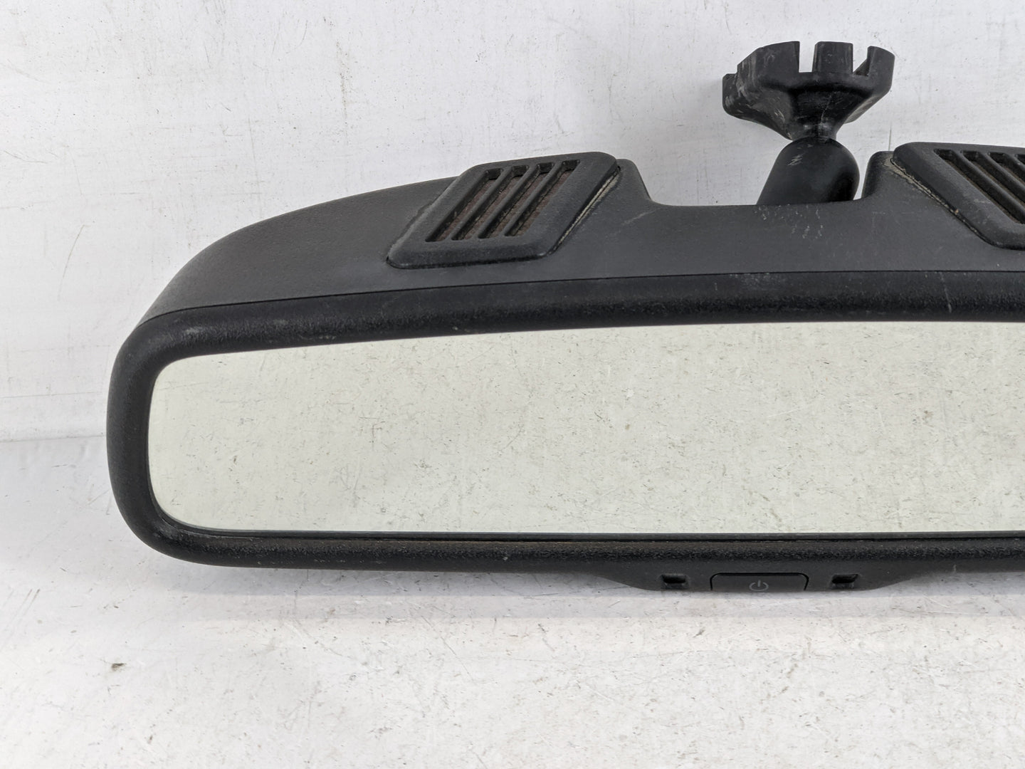 2009 Dodge Ram 1500 Interior Rear View Mirror Replacement OEM P/N:E11026130 Fits OEM Used Auto Parts - Oemusedautoparts1.com