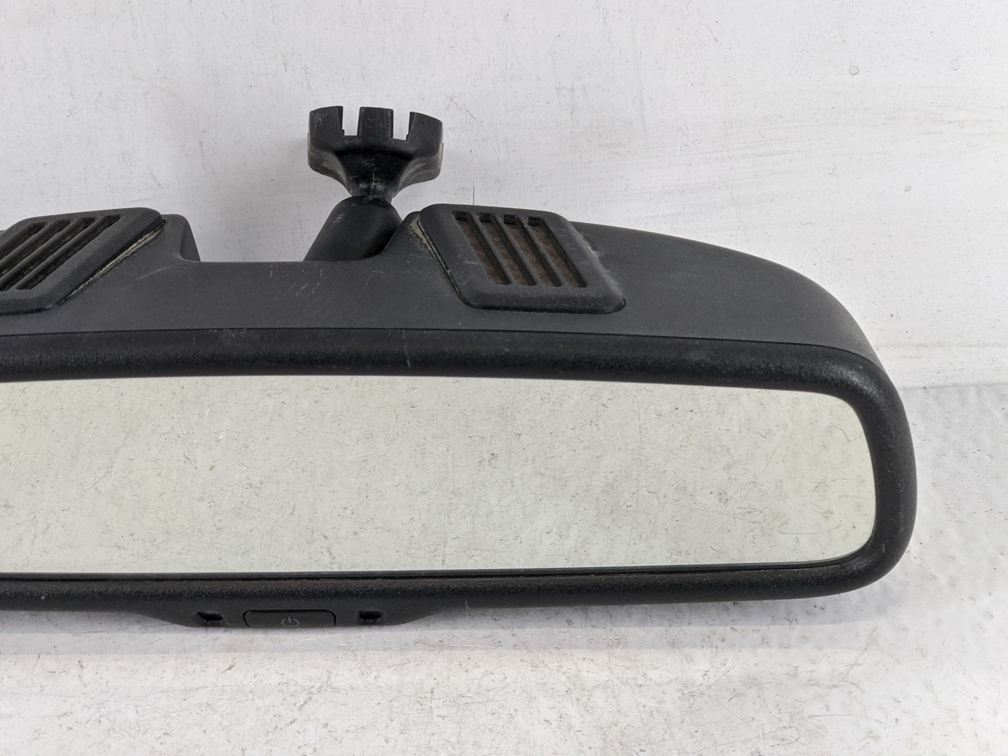 2009 Dodge Ram 1500 Interior Rear View Mirror Replacement OEM P/N:E11026130 Fits OEM Used Auto Parts - Oemusedautoparts1.com
