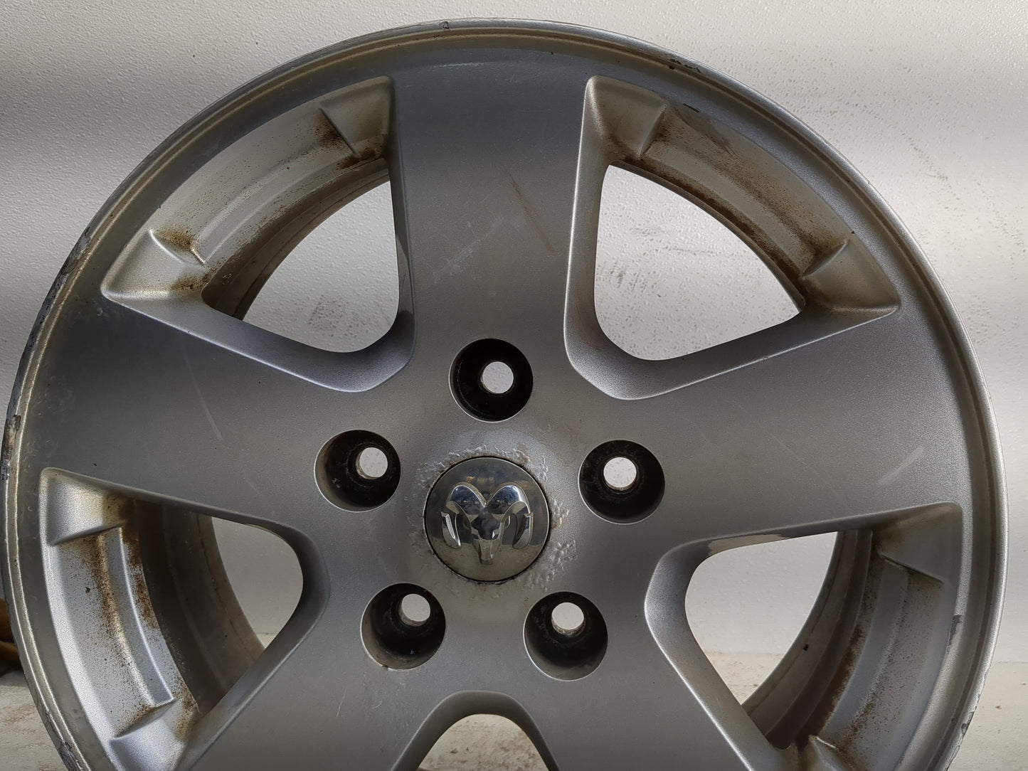 2009-2010 Dodge Ram 1500 Oem Wheel Rim 1190687 - Oemusedautoparts1.com