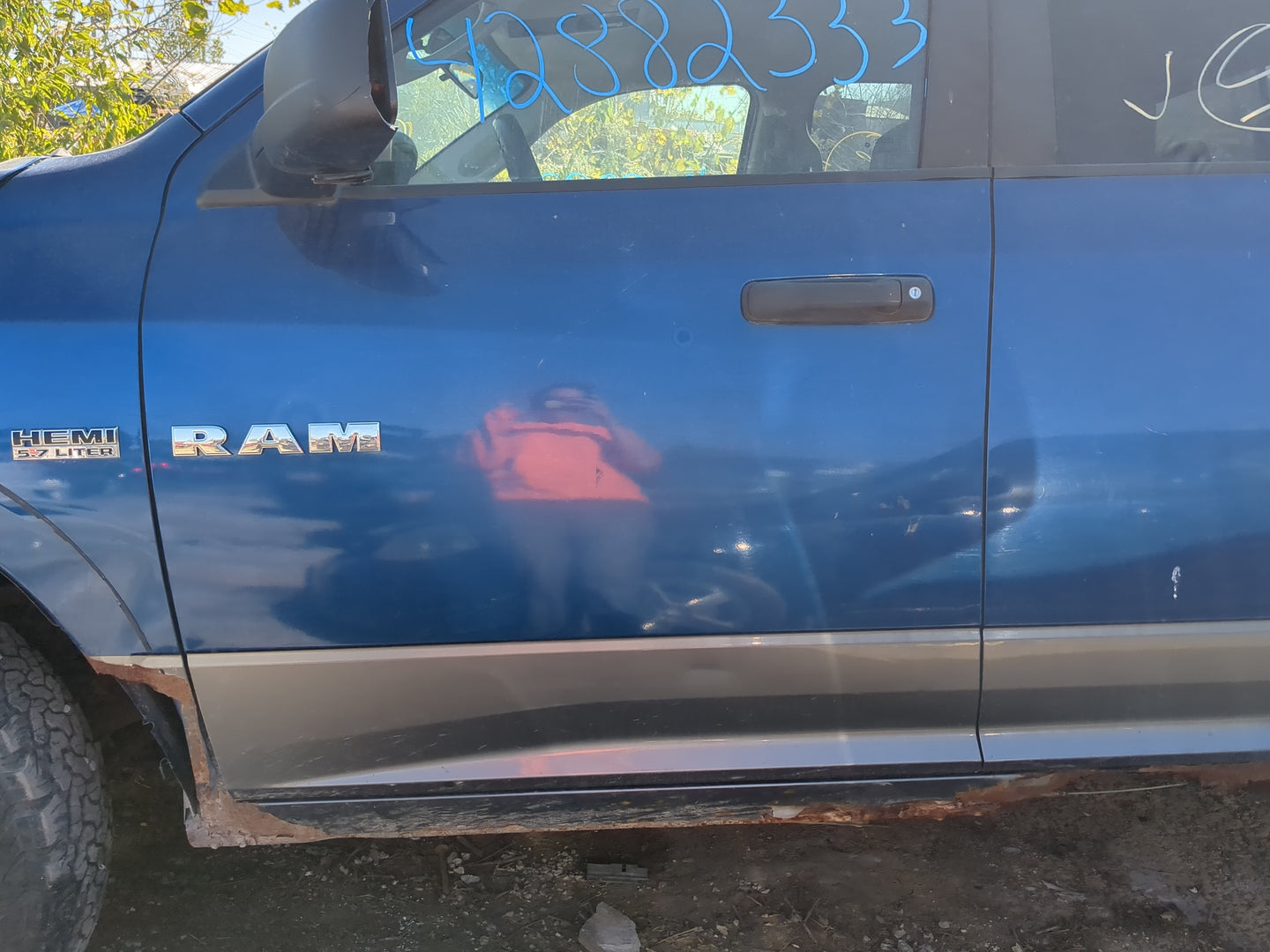 Dodge Ram 1500 Driver Front Door Oem 1192354 - Oemusedautoparts1.com
