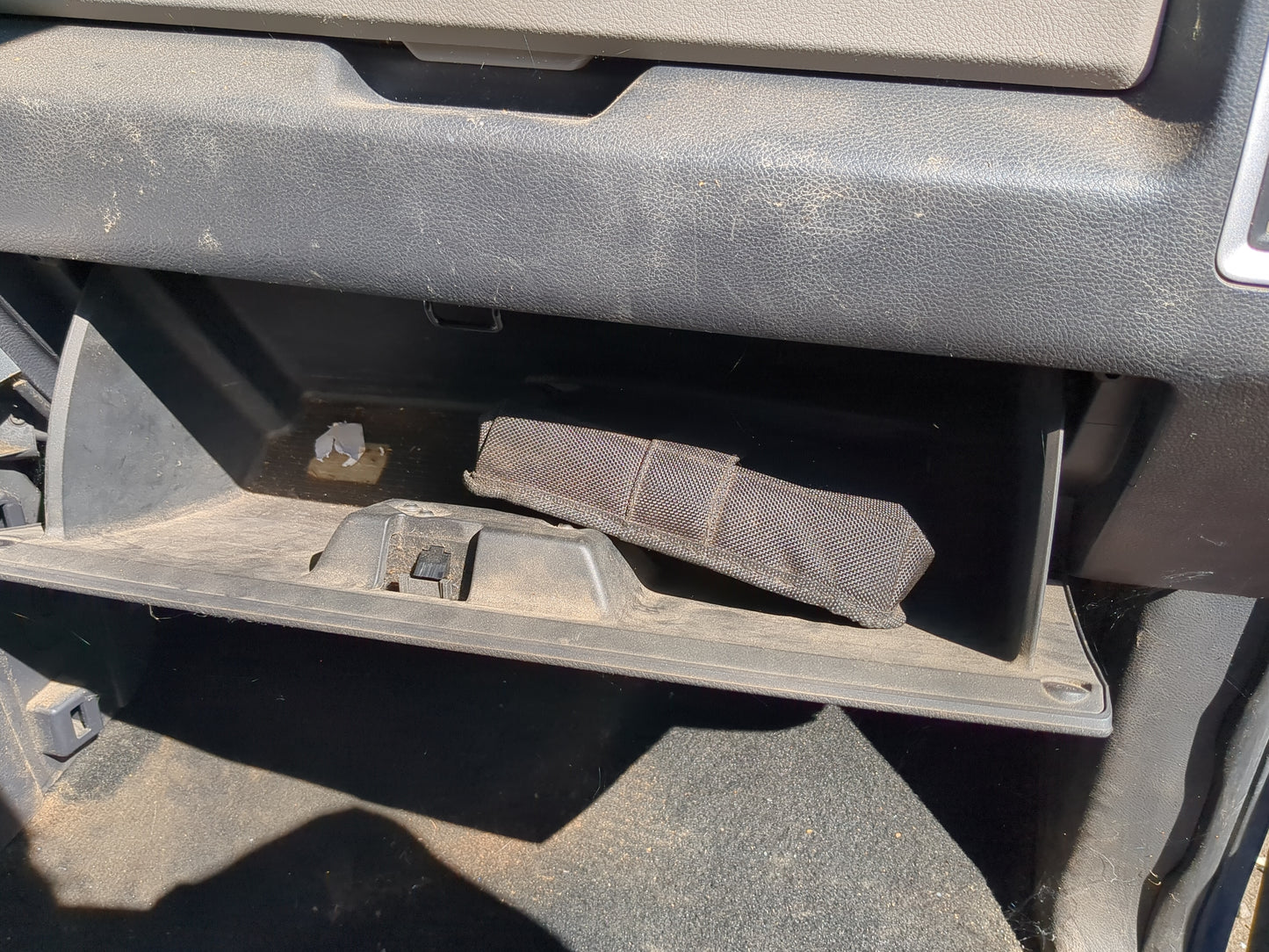2009 Dodge Ram 1500 Passenger Glove Box Door Storage Compartment - Oemusedautoparts1.com
