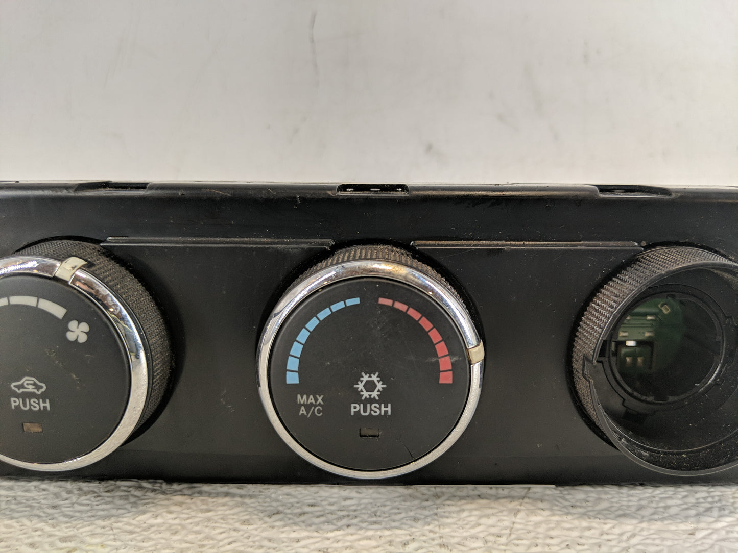 2009-2010 Dodge Ram 1500 Climate Control Module Temperature AC/Heater Replacement P/N:55111292AA Fits Fits 2009 2010 OEM Use