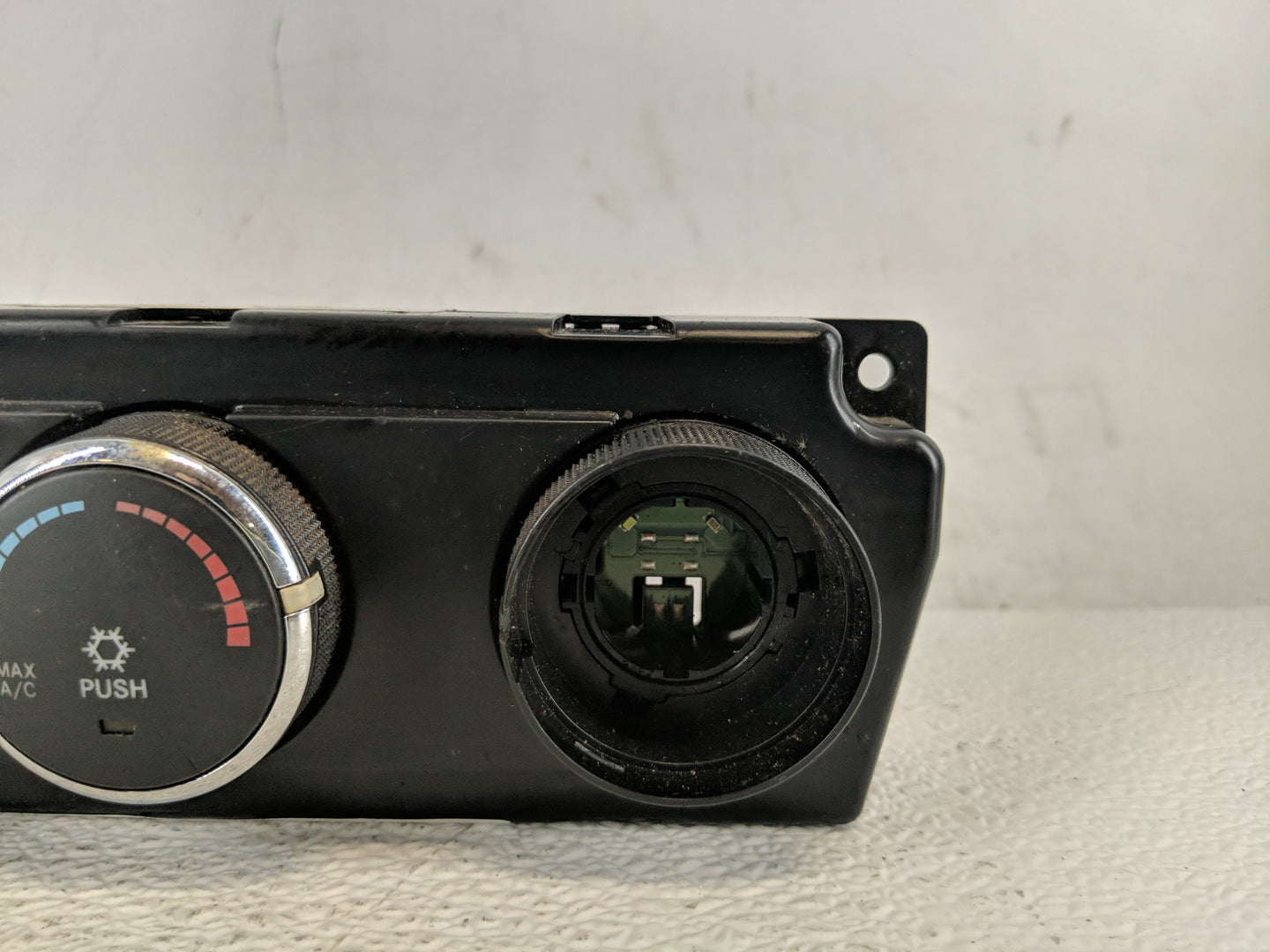 2009-2010 Dodge Ram 1500 Climate Control Module Temperature AC/Heater Replacement P/N:55111292AA Fits Fits 2009 2010 OEM Use