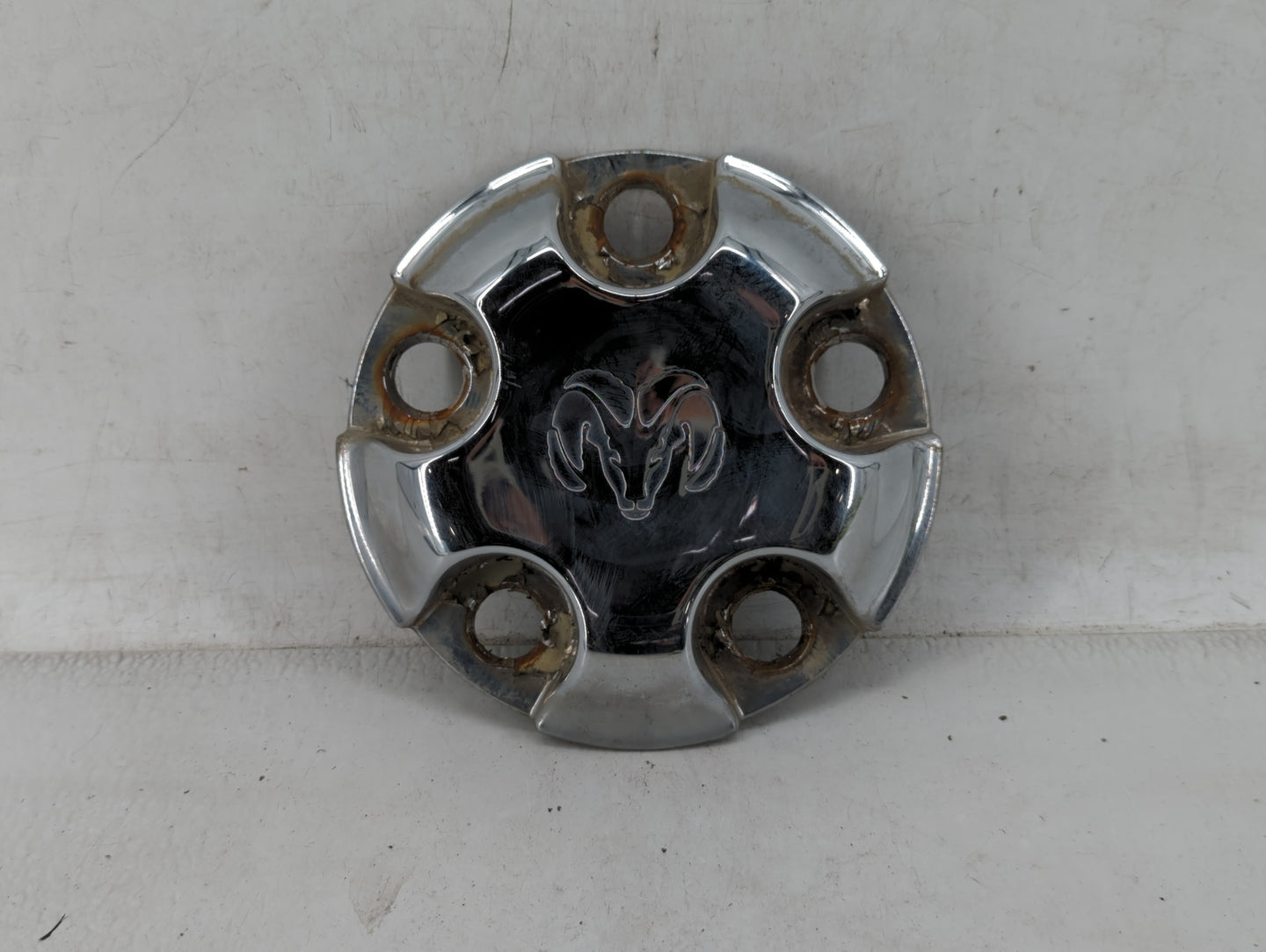 2009 Dodge Ram 1500 Rim Wheel Center Cap Silver - Oemusedautoparts1.com