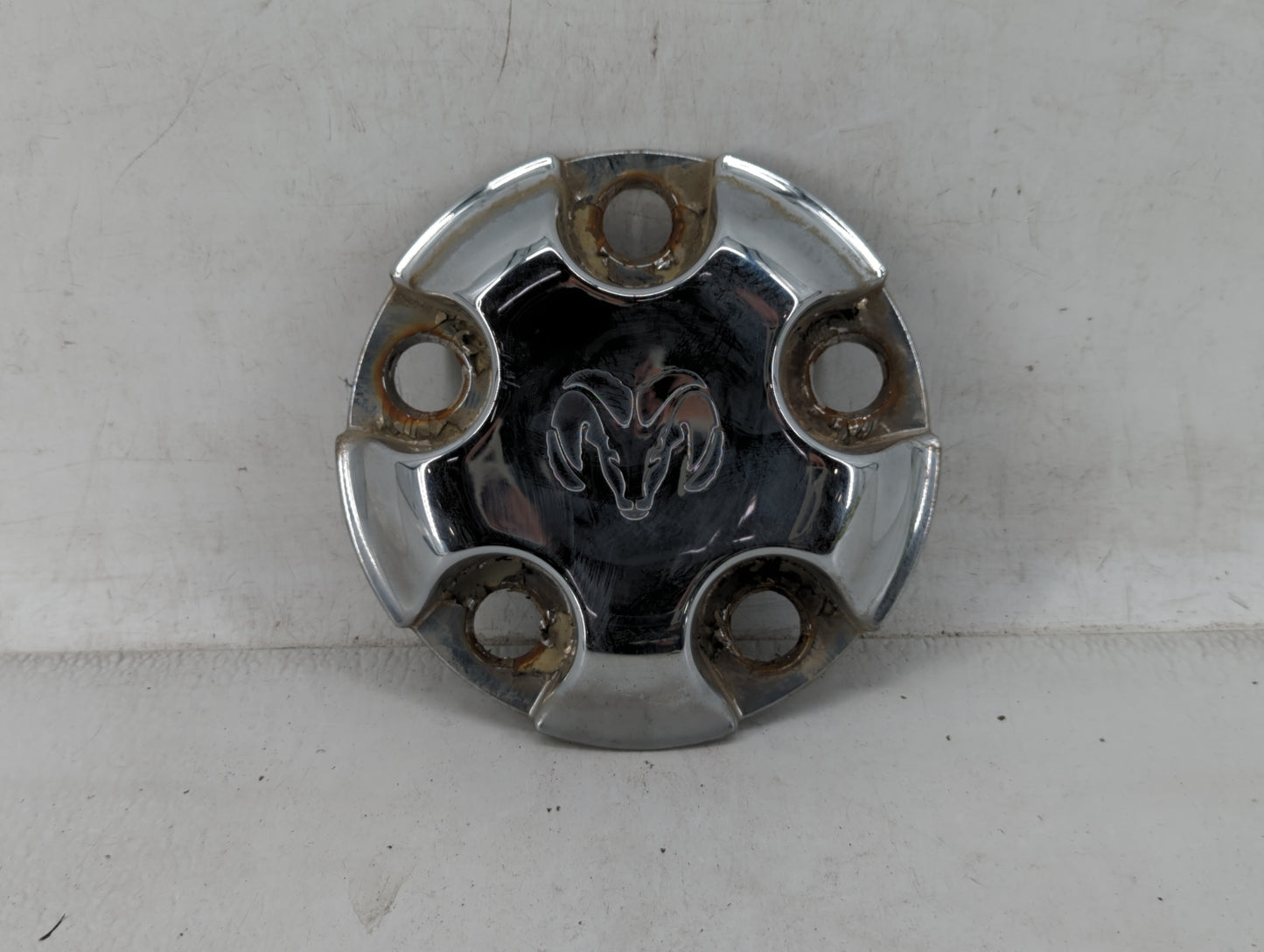 2009 Dodge Ram 1500 Rim Wheel Center Cap Silver - Oemusedautoparts1.com