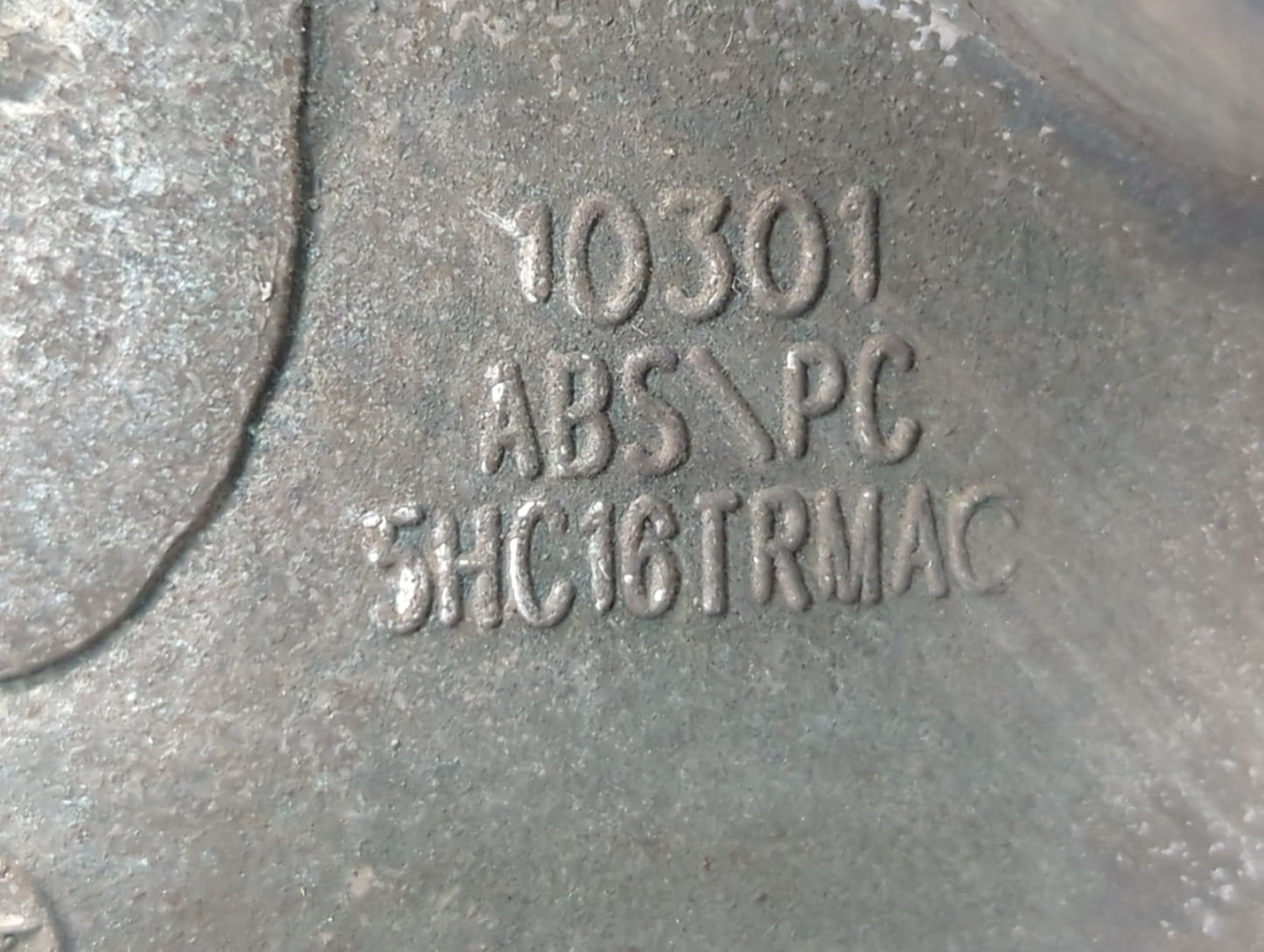 2009 Dodge Ram 1500 Rim Wheel Center Cap Silver - Oemusedautoparts1.com