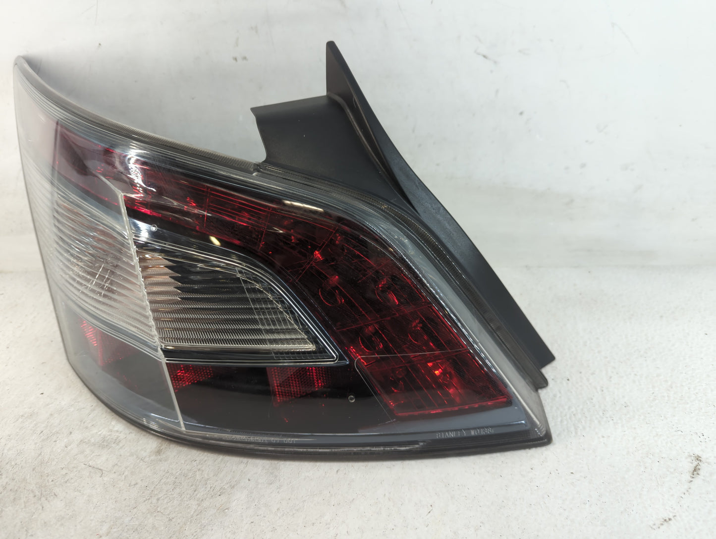 2009 Dodge Ram 1500 Tail Light Assembly Driver Left OEM P/N:UN24DZL42C0B Fits OEM Used Auto Parts - Oemusedautoparts1.com
