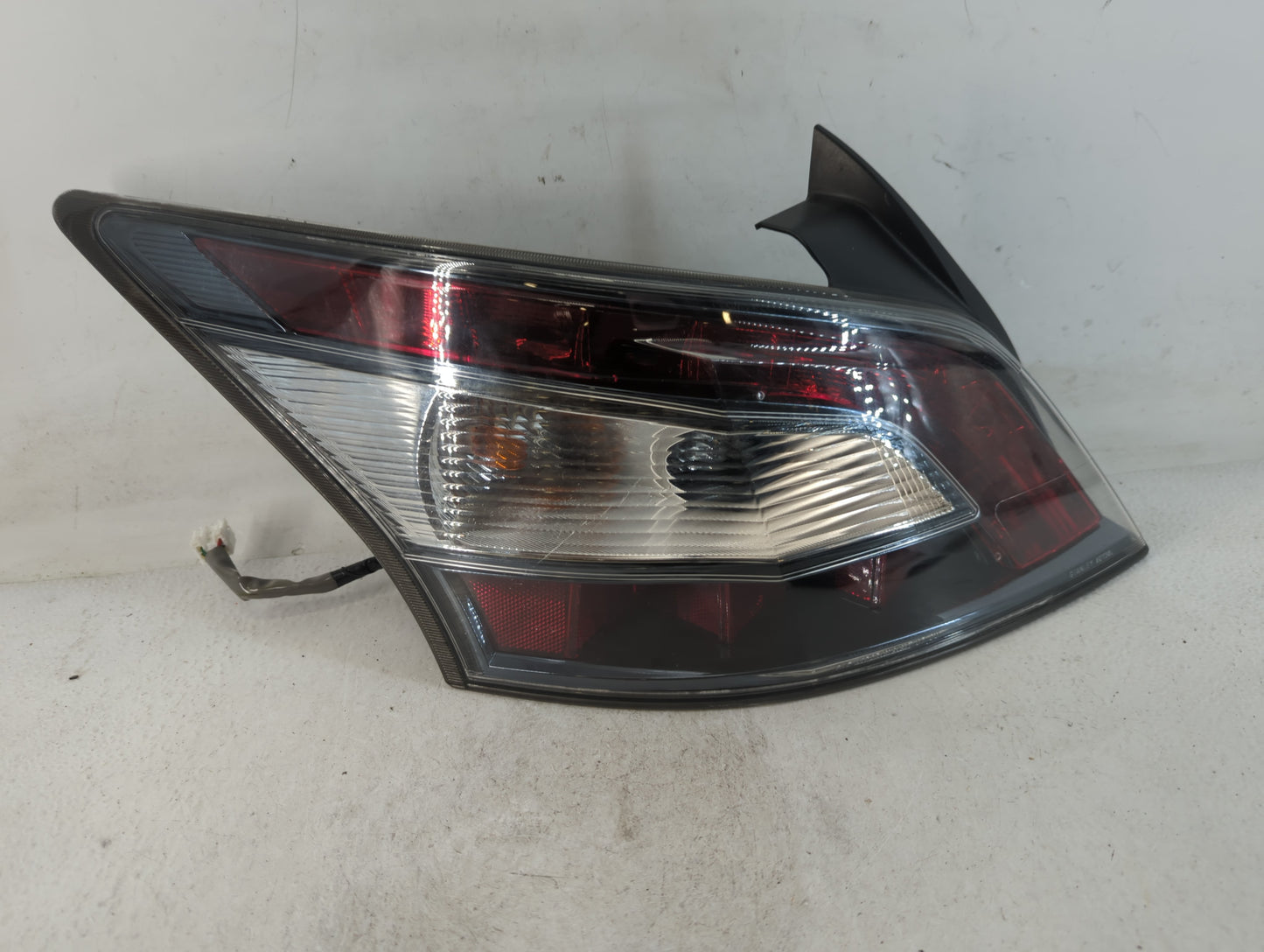 2009 Dodge Ram 1500 Tail Light Assembly Driver Left OEM P/N:UN24DZL42C0B Fits OEM Used Auto Parts - Oemusedautoparts1.com