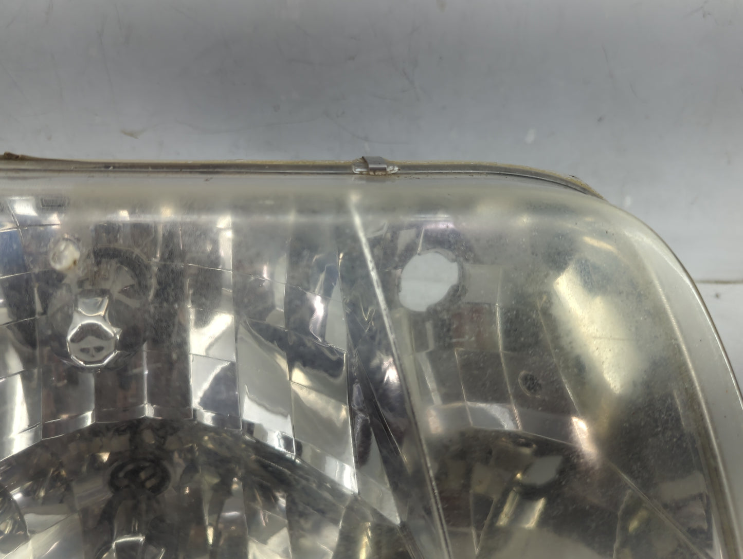 2003 Ford Crown Victoria Passenger Right Oem Head Light Headlight Lamp - Oemusedautoparts1.com