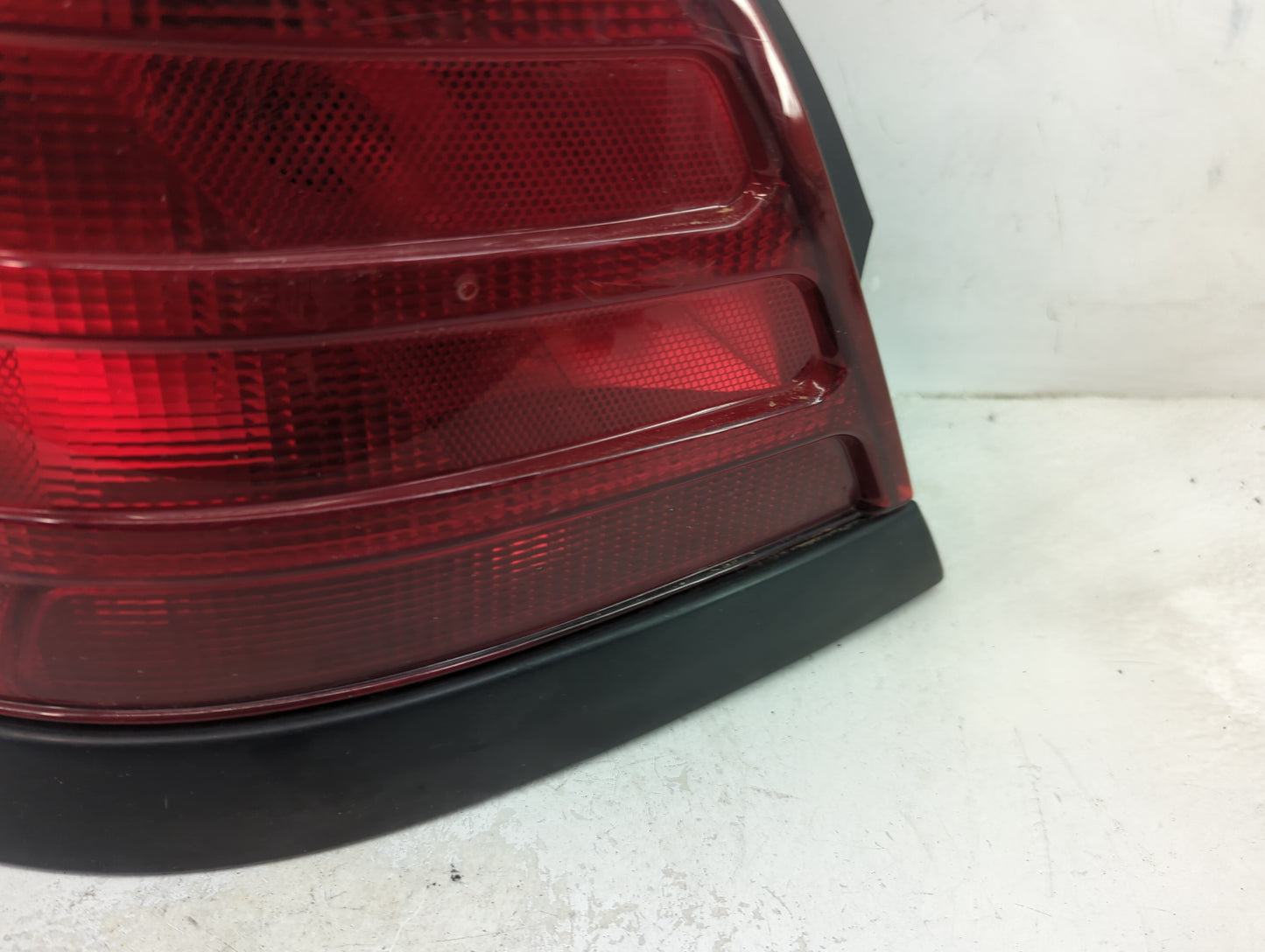 2000-2011 Ford Crown Victoria Tail Light Assembly Driver Left OEM Fits OEM Used Auto Parts - Oemusedautoparts1.com