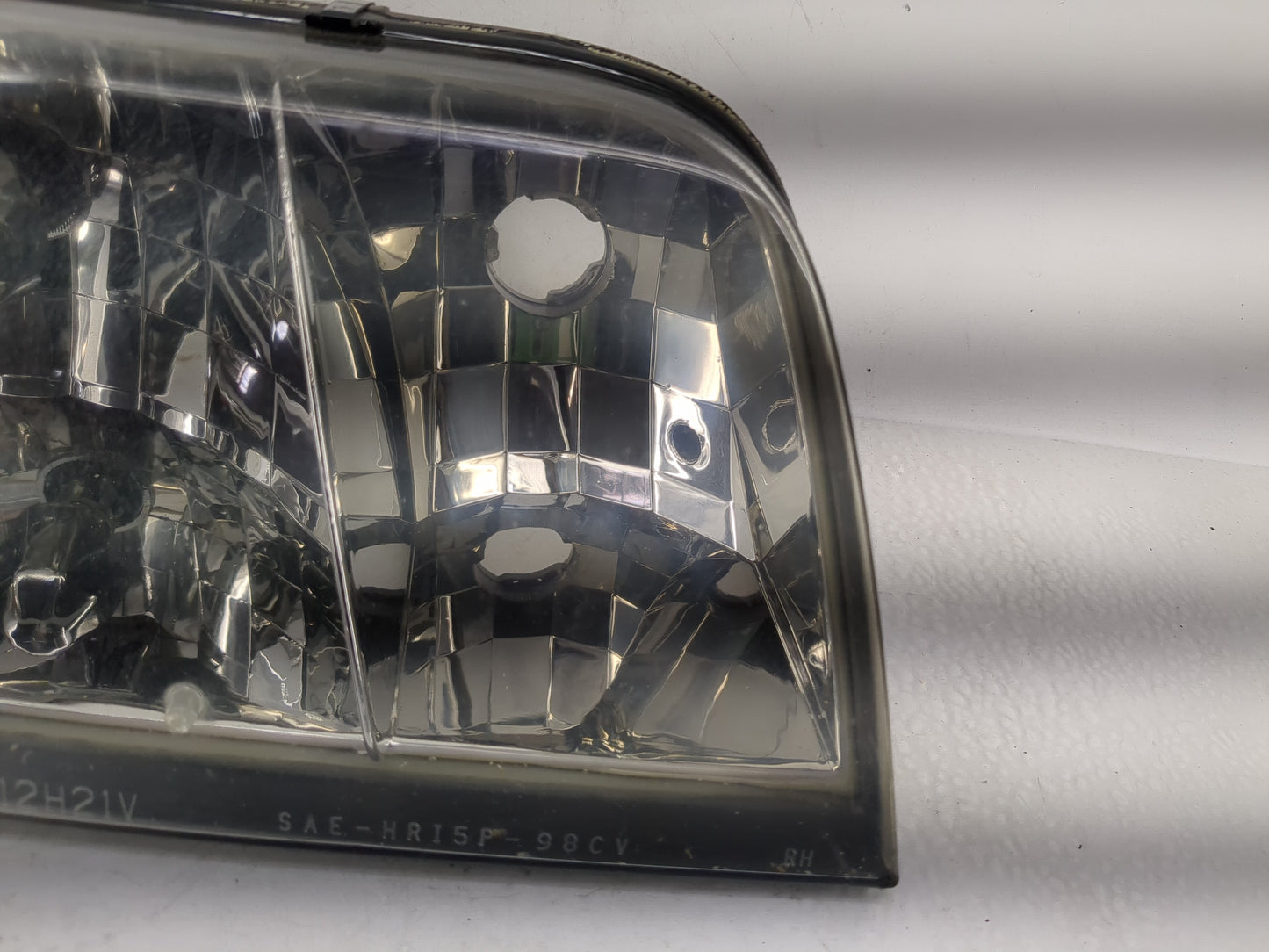 2003 Ford Crown Victoria Passenger Right Oem Head Light Headlight Lamp - Oemusedautoparts1.com