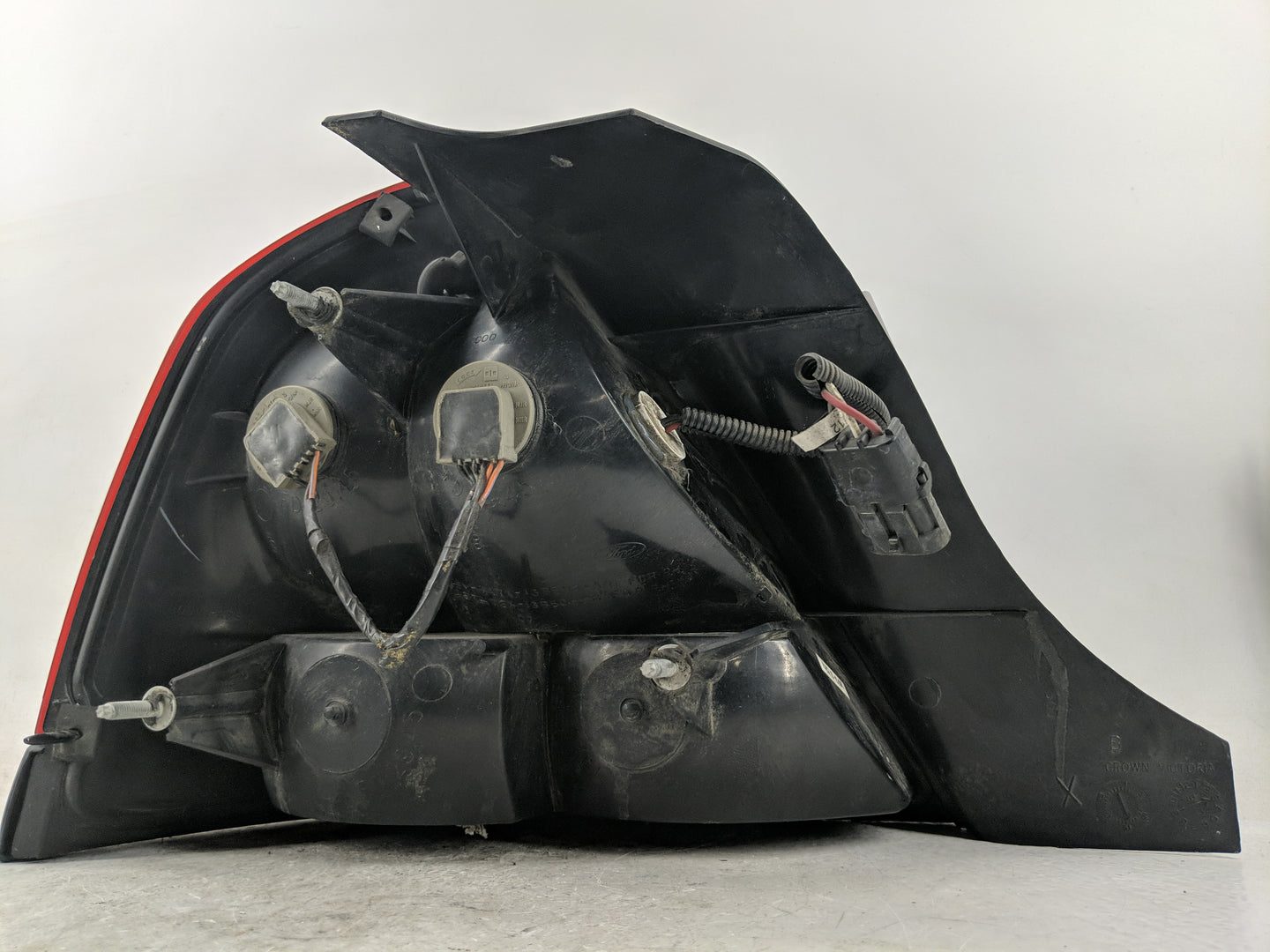 2000-2011 Ford Crown Victoria Tail Light Assembly Passenger Right OEM P/N:8704BB0545 Fits OEM Used Auto Parts - Oemusedautop
