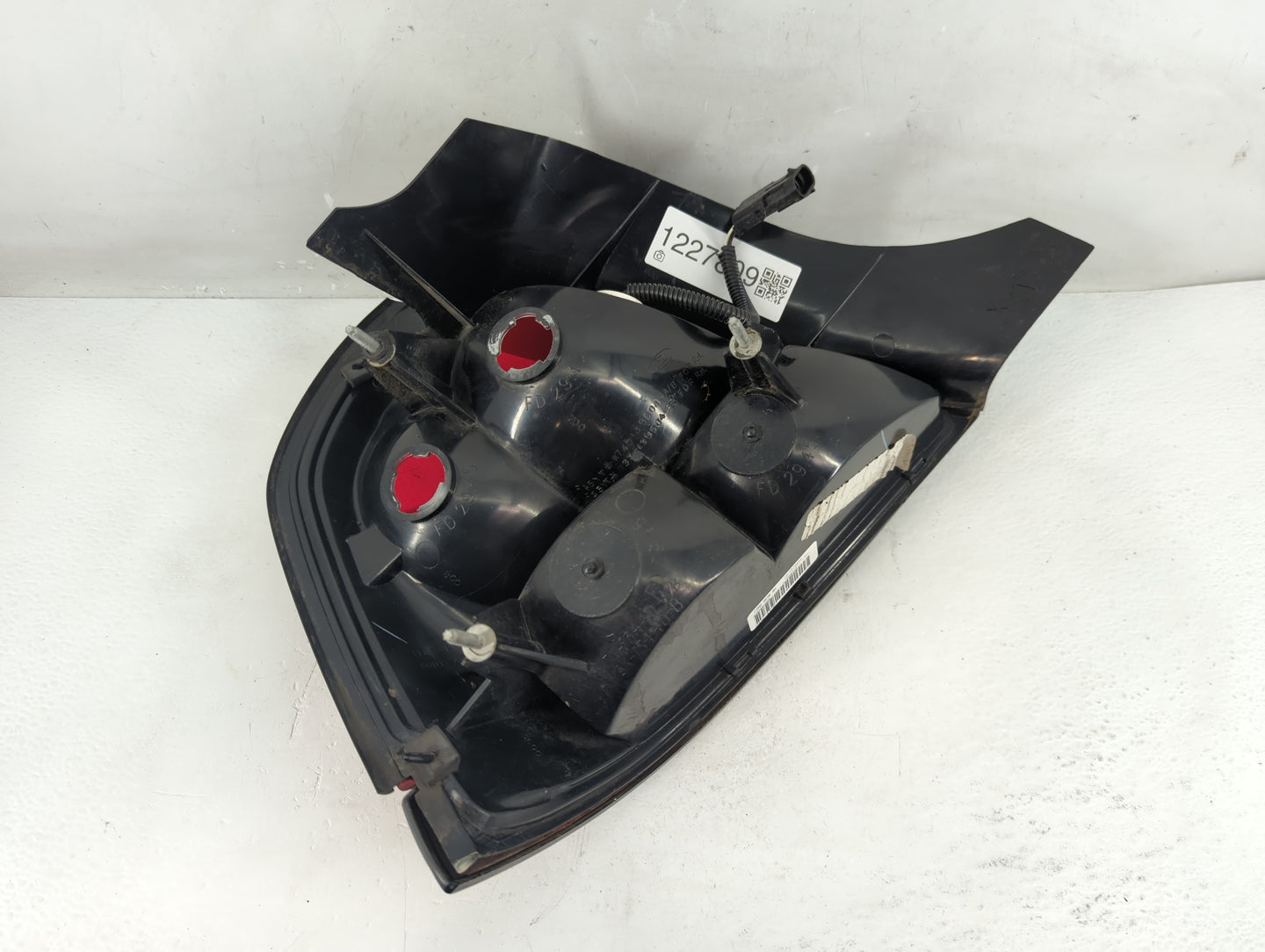 2000-2011 Ford Crown Victoria Tail Light Assembly Passenger Right OEM Fits OEM Used Auto Parts - Oemusedautoparts1.com