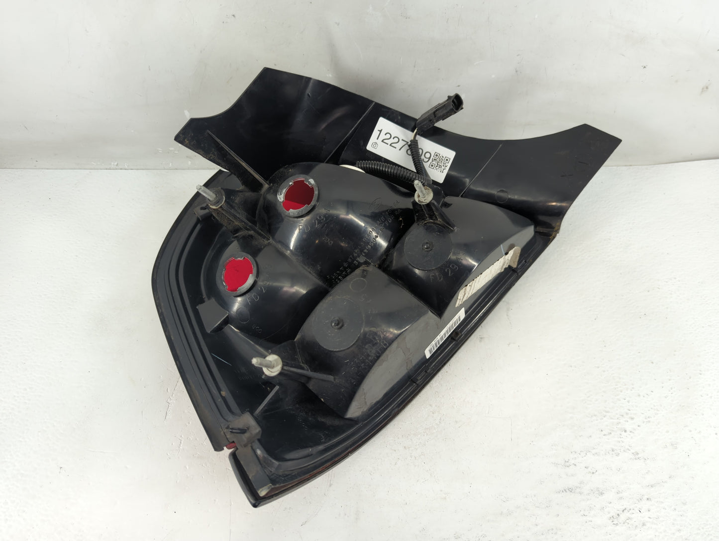 2000-2011 Ford Crown Victoria Tail Light Assembly Passenger Right OEM Fits OEM Used Auto Parts - Oemusedautoparts1.com