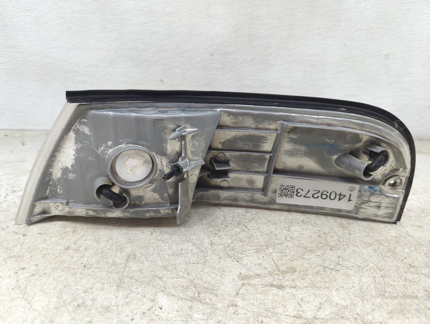 2001-2011 Ford Crown Victoria Passenger Right Oem Front Light Lamp - Oemusedautoparts1.com