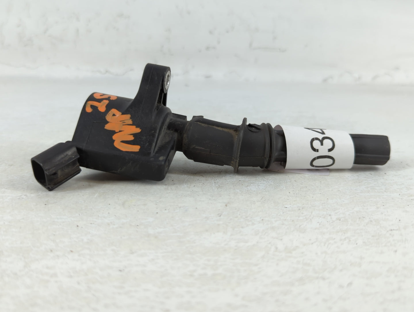 2002-2005 Ford E-350 Club Wagon Ignition Coil Igniter Pack - Oemusedautoparts1.com