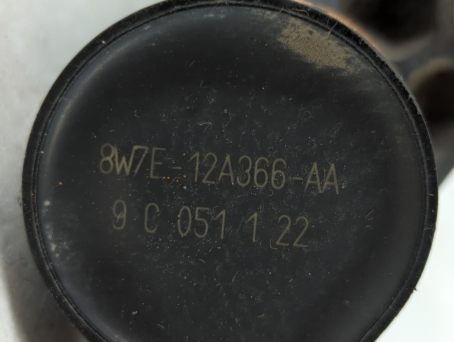 2002-2005 Ford E-350 Club Wagon Ignition Coil Igniter Pack - Oemusedautoparts1.com