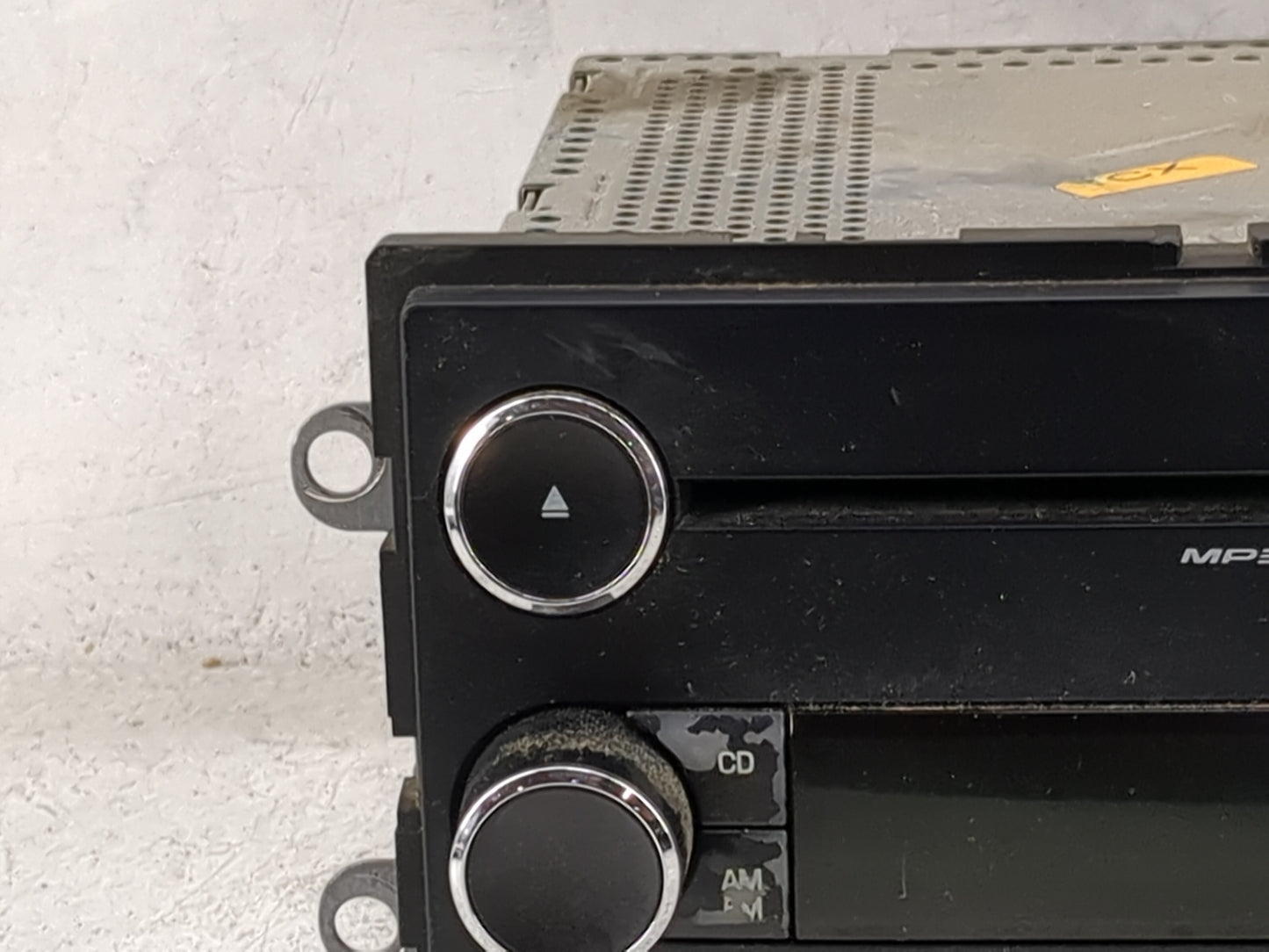 2009 Ford E350 Radio AM FM Cd Player Receiver Replacement P/N:9C2T-18C869-CB 28129550 Fits OEM Used Auto Parts - Oemusedauto